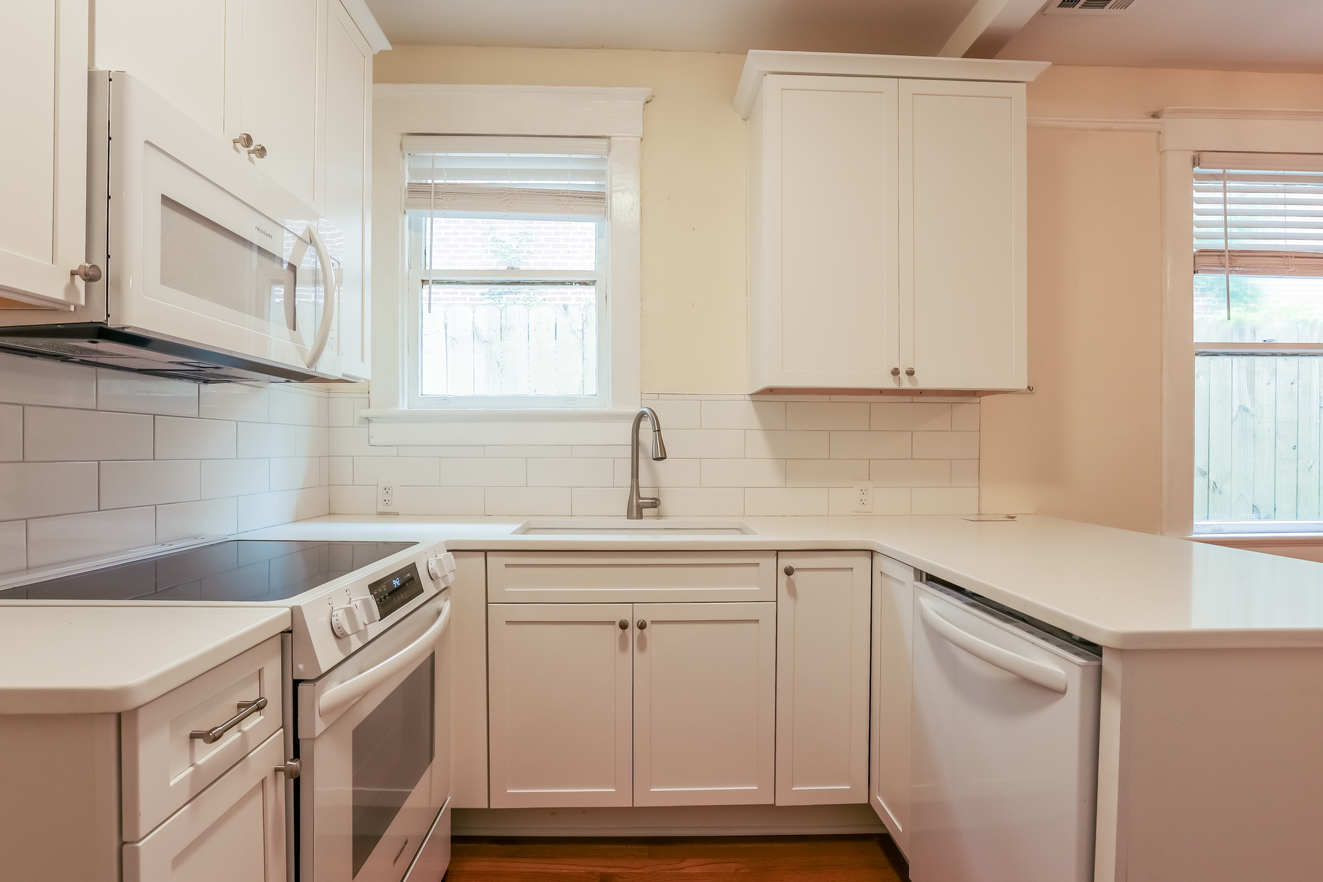Photo 2 of 21 of 1231 E 42nd St, Savannah, GA