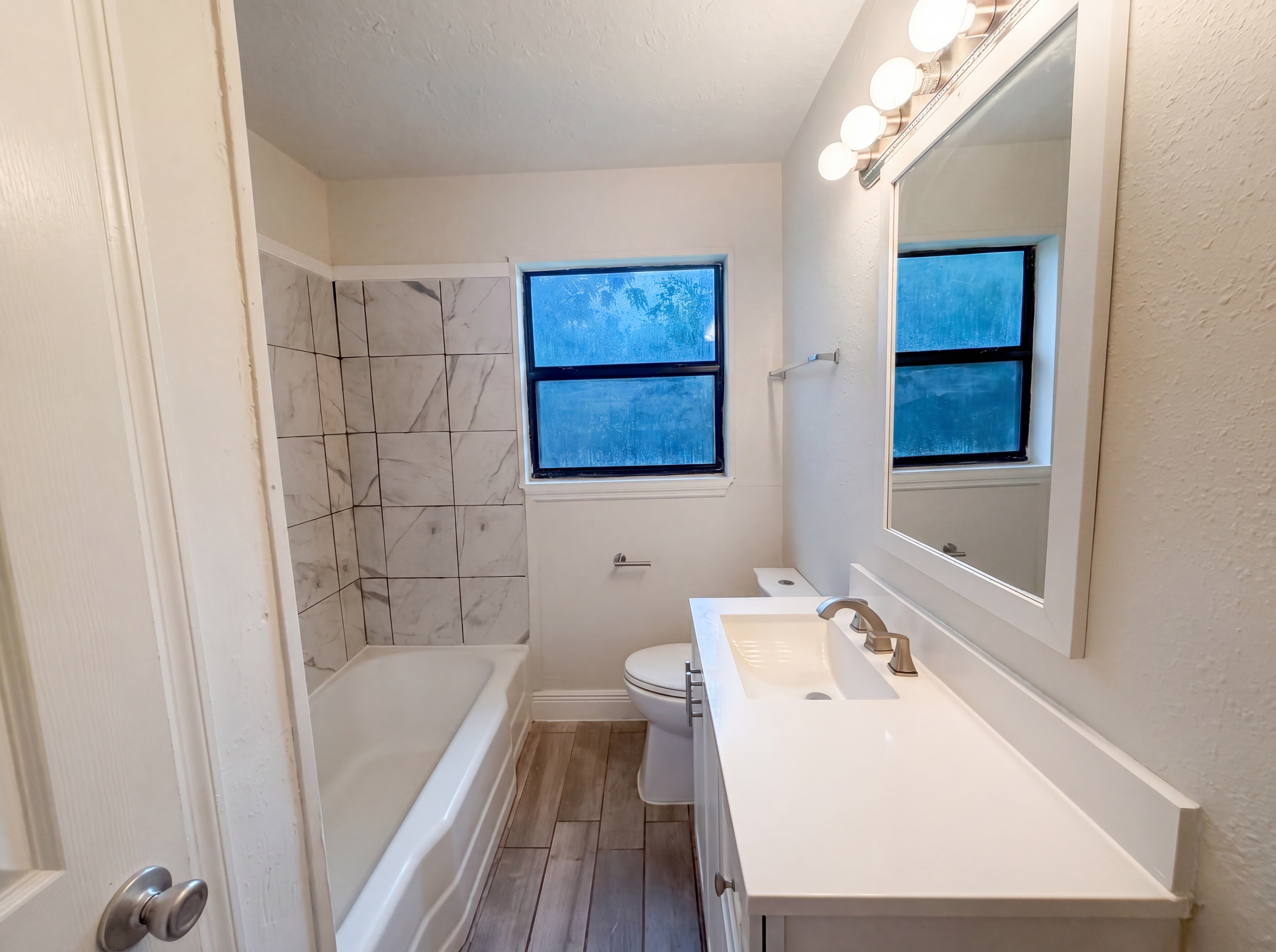 Photo 12 of 18 of 7520 Altus Dr S, Jacksonville, FL
