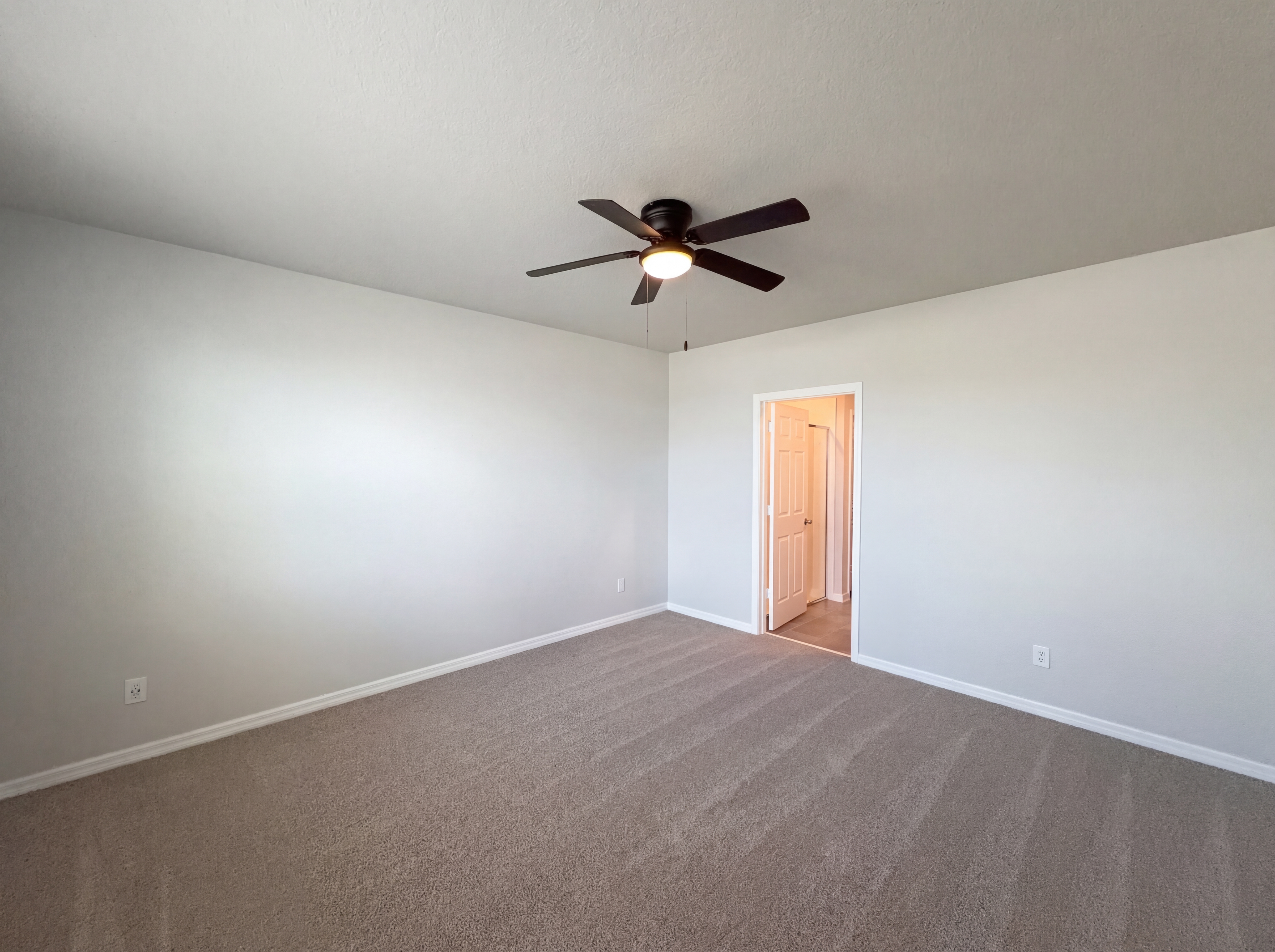 Photo 14 of 25 of 3092 Bella Vista Dr, Davenport, FL