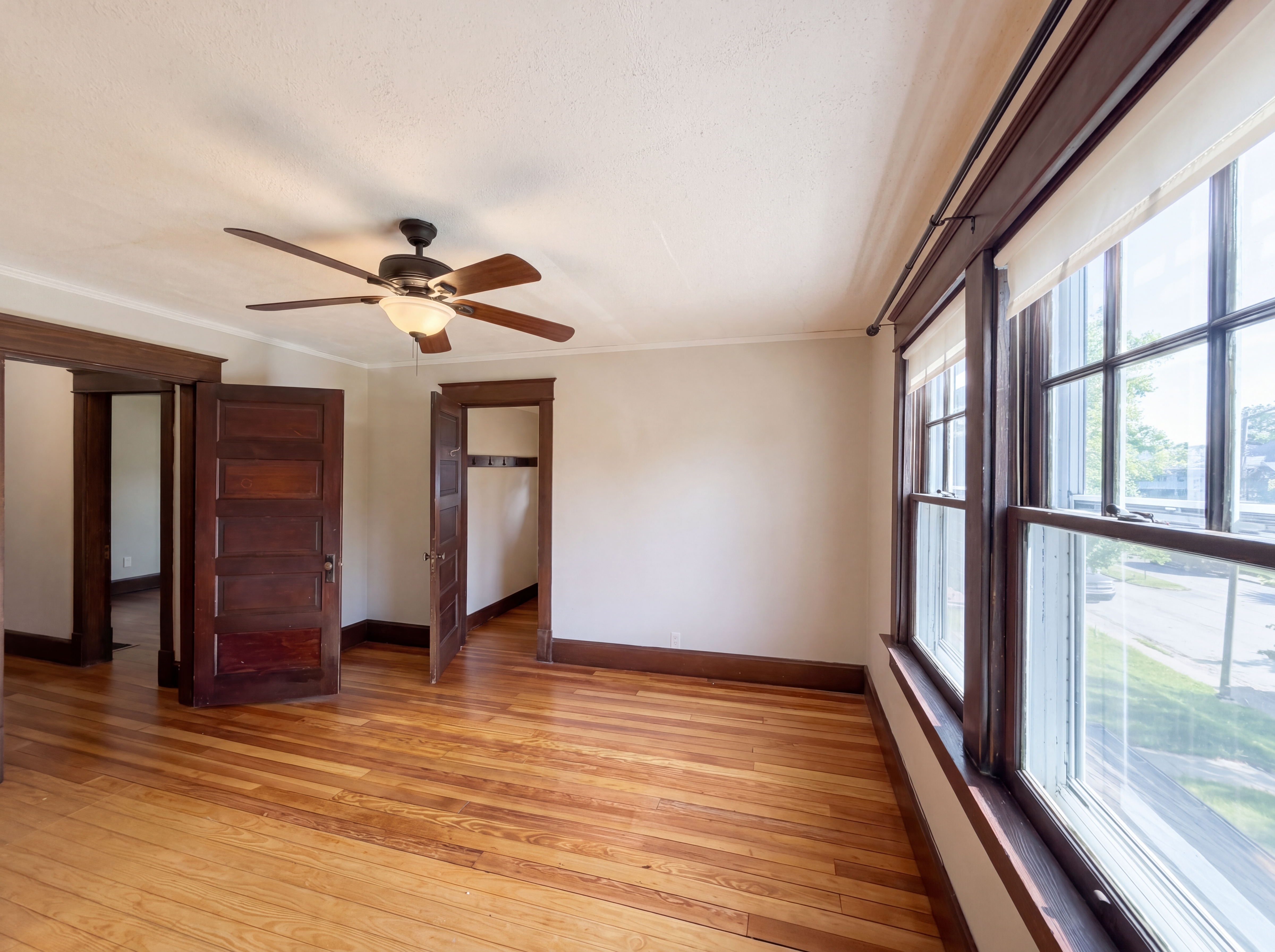 Photo 11 of 23 of 524 N Riley Ave, Indianapolis, IN
