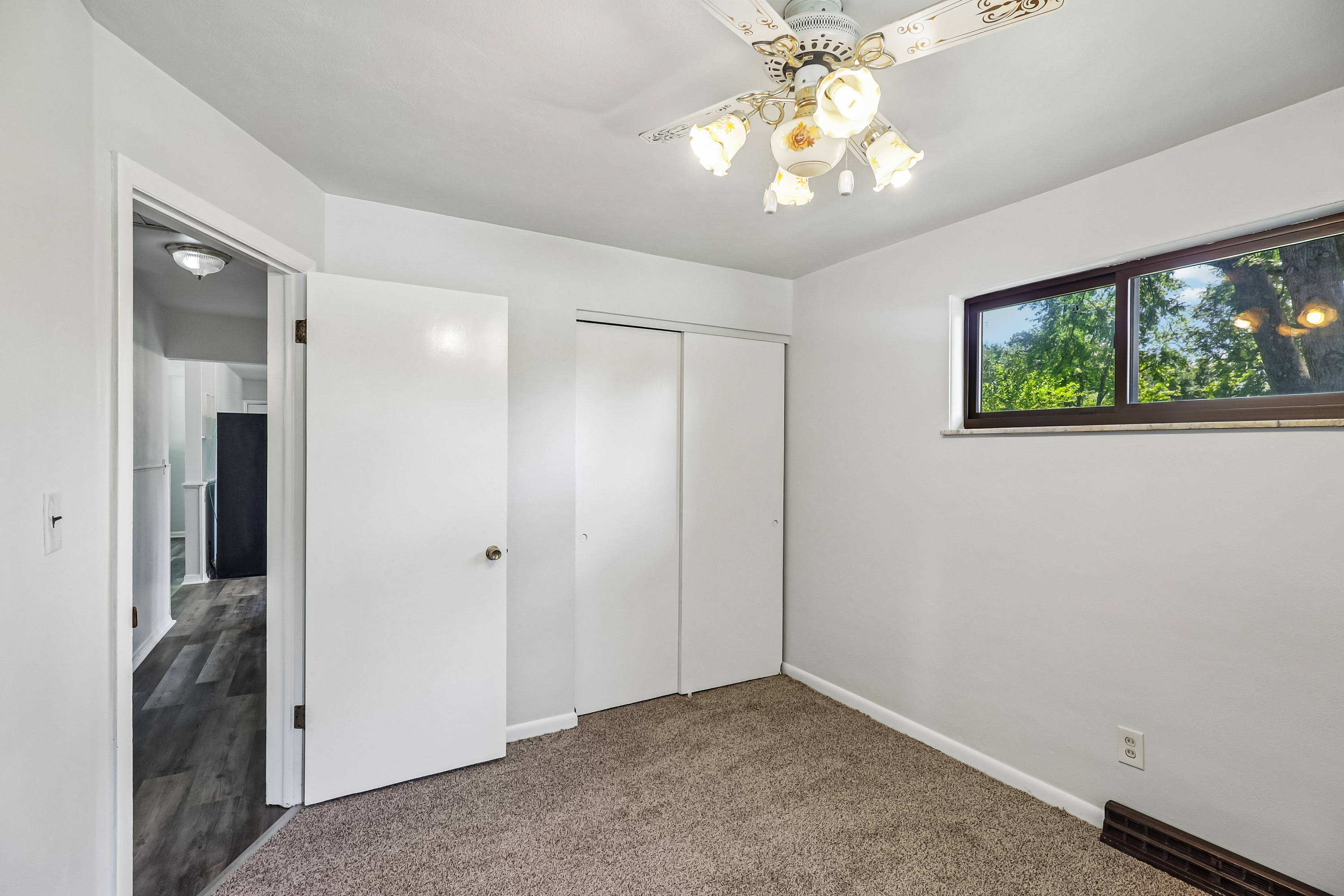 Photo 34 of 42 of 4071 Carondelet Dr, Dayton, OH