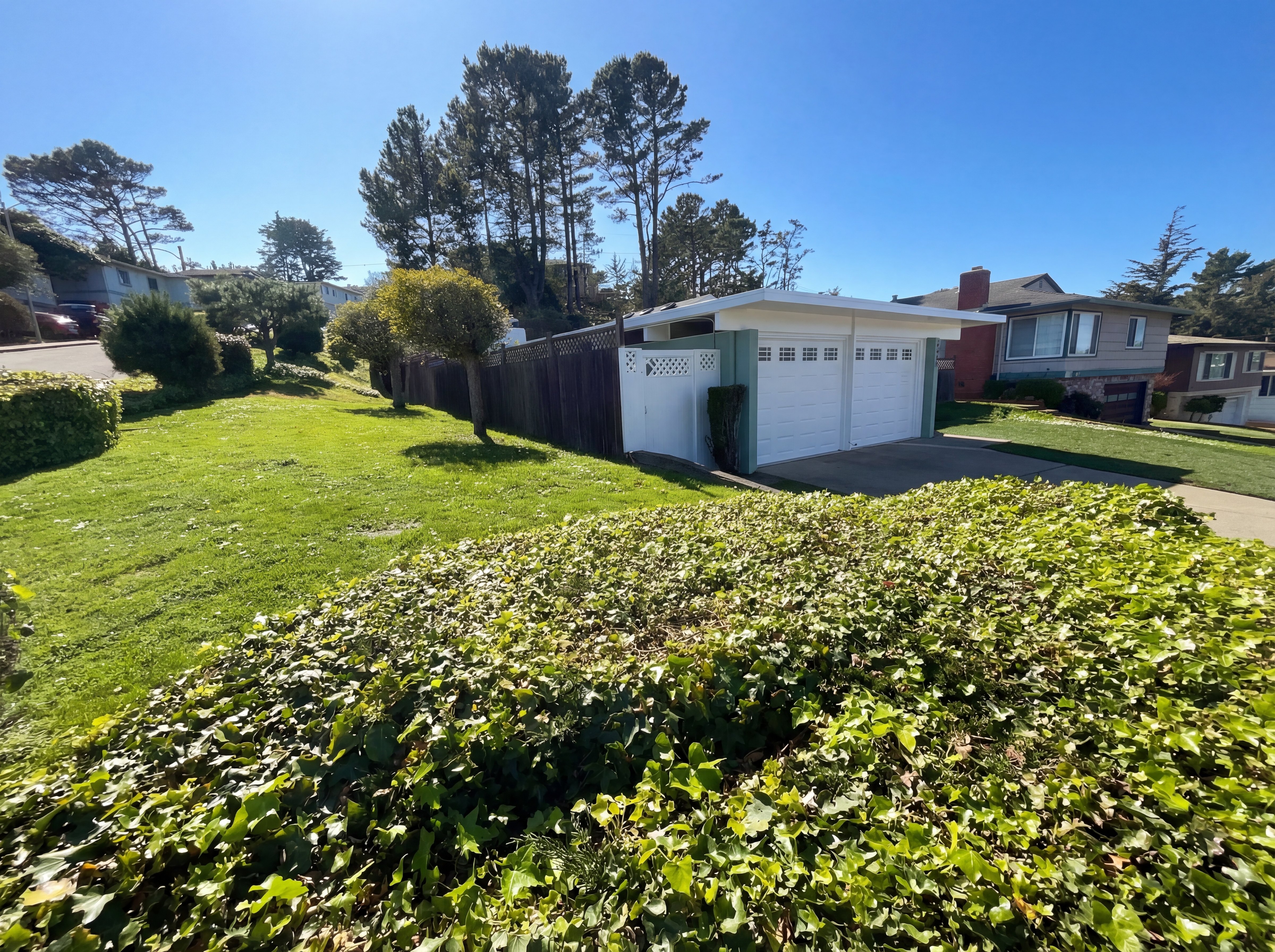 Photo 7 of 36 of 2361 Oakmont Dr, San Bruno, CA