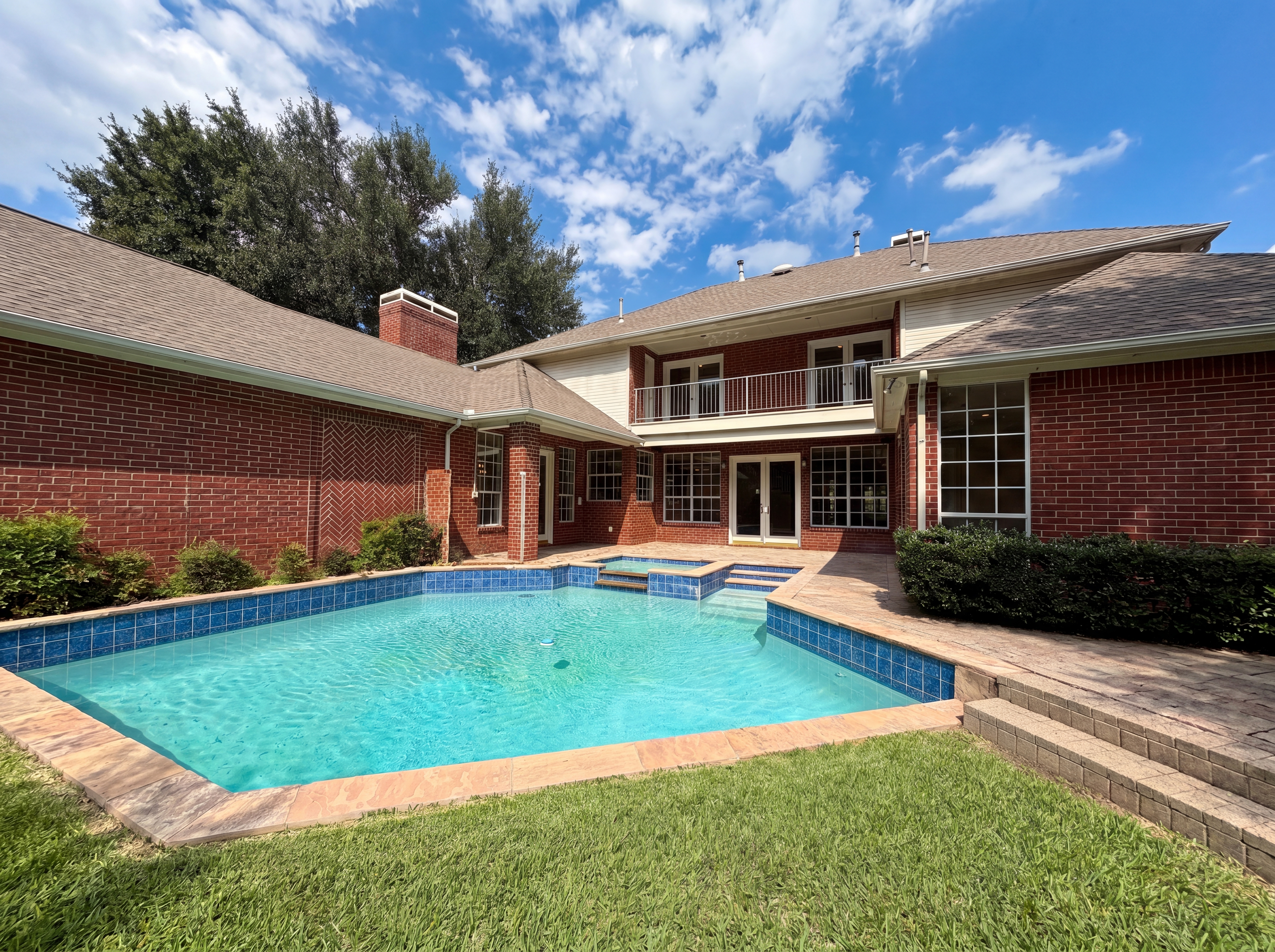 Photo 5 of 27 of 2533 Vista Creek Ct, Garland, TX