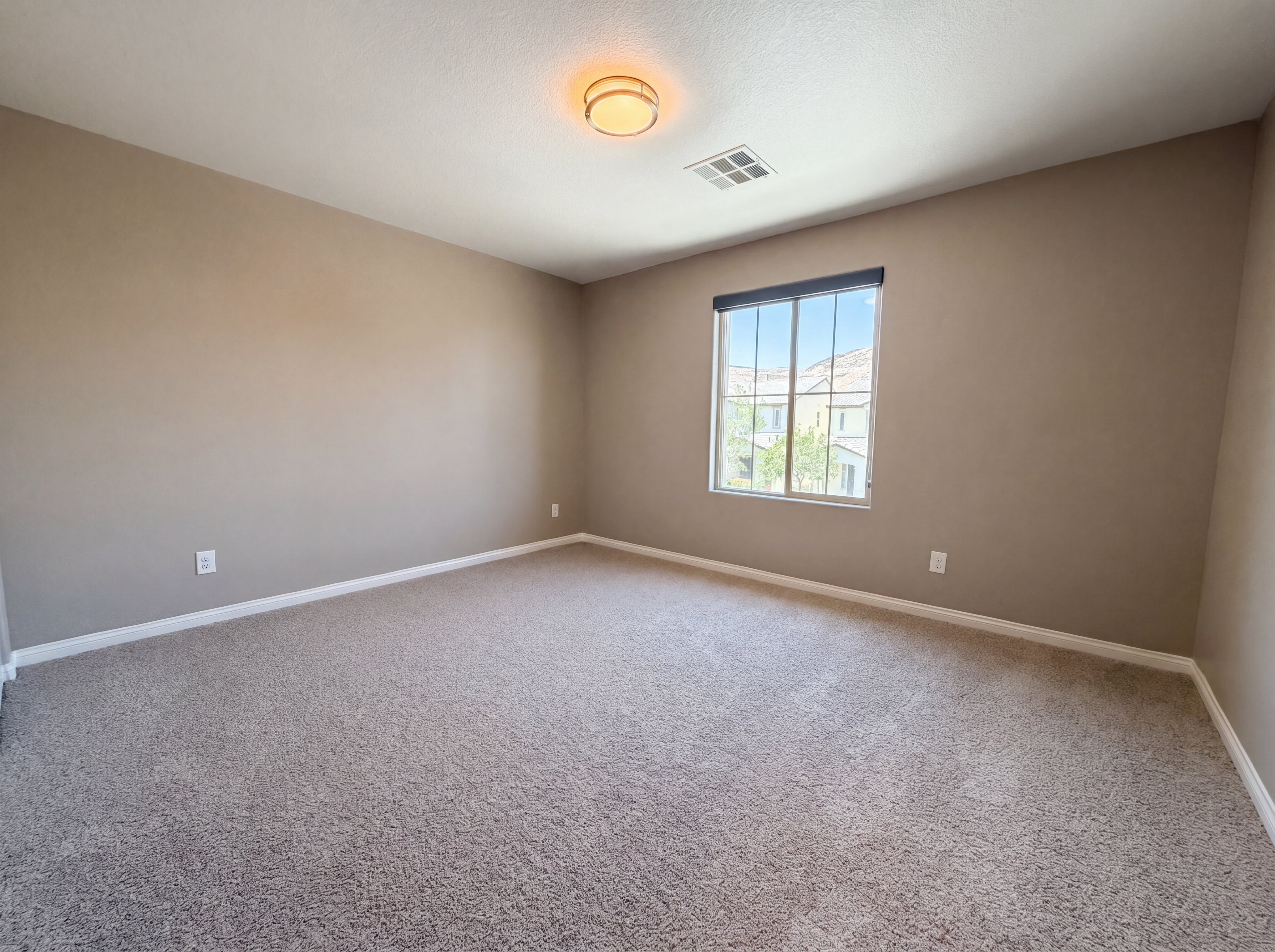 Photo 4 of 21 of 6586 Dolian Creek St, Las Vegas, NV