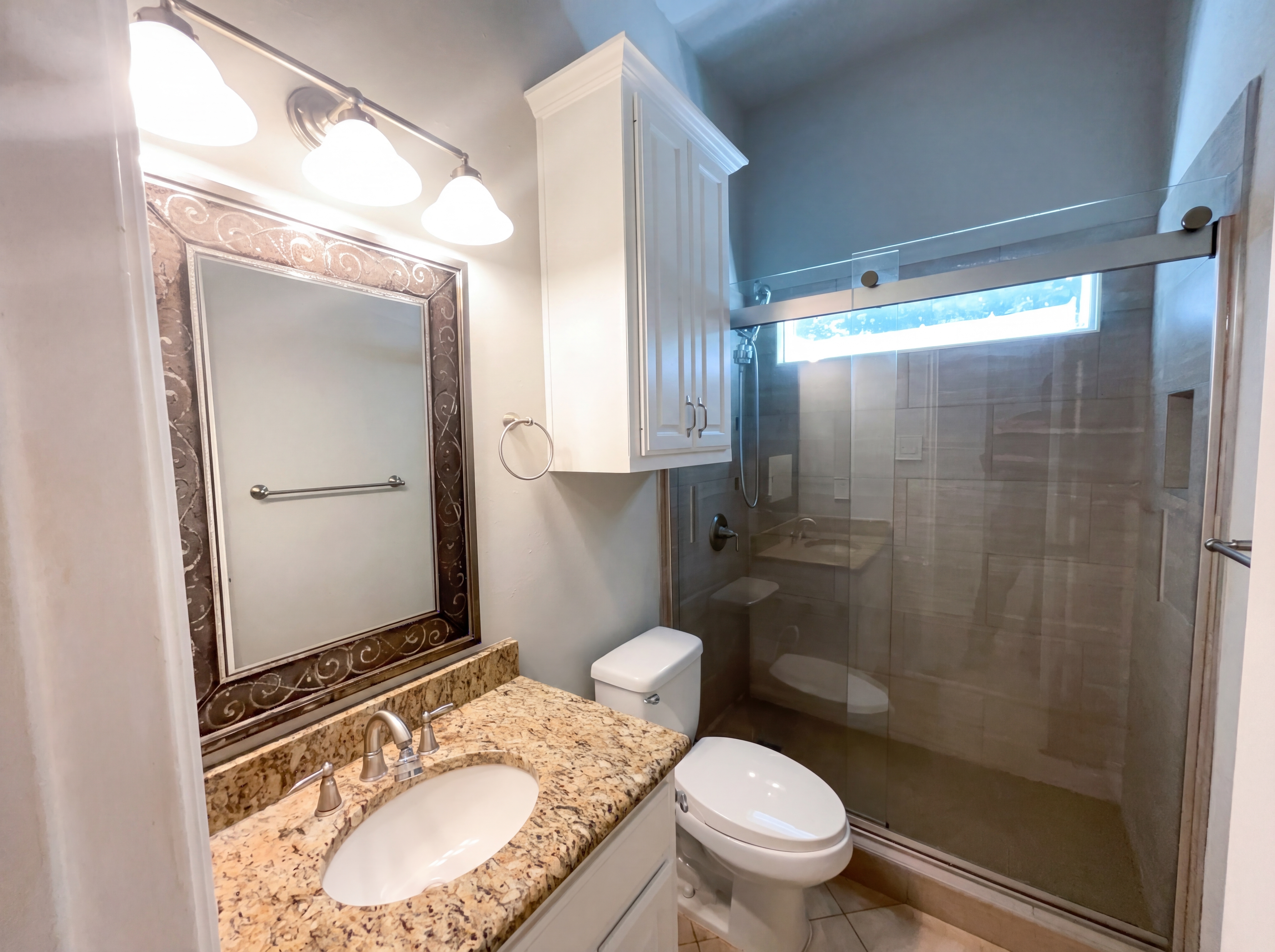 Photo 15 of 19 of 2400 Creekview Dr, Plano, TX