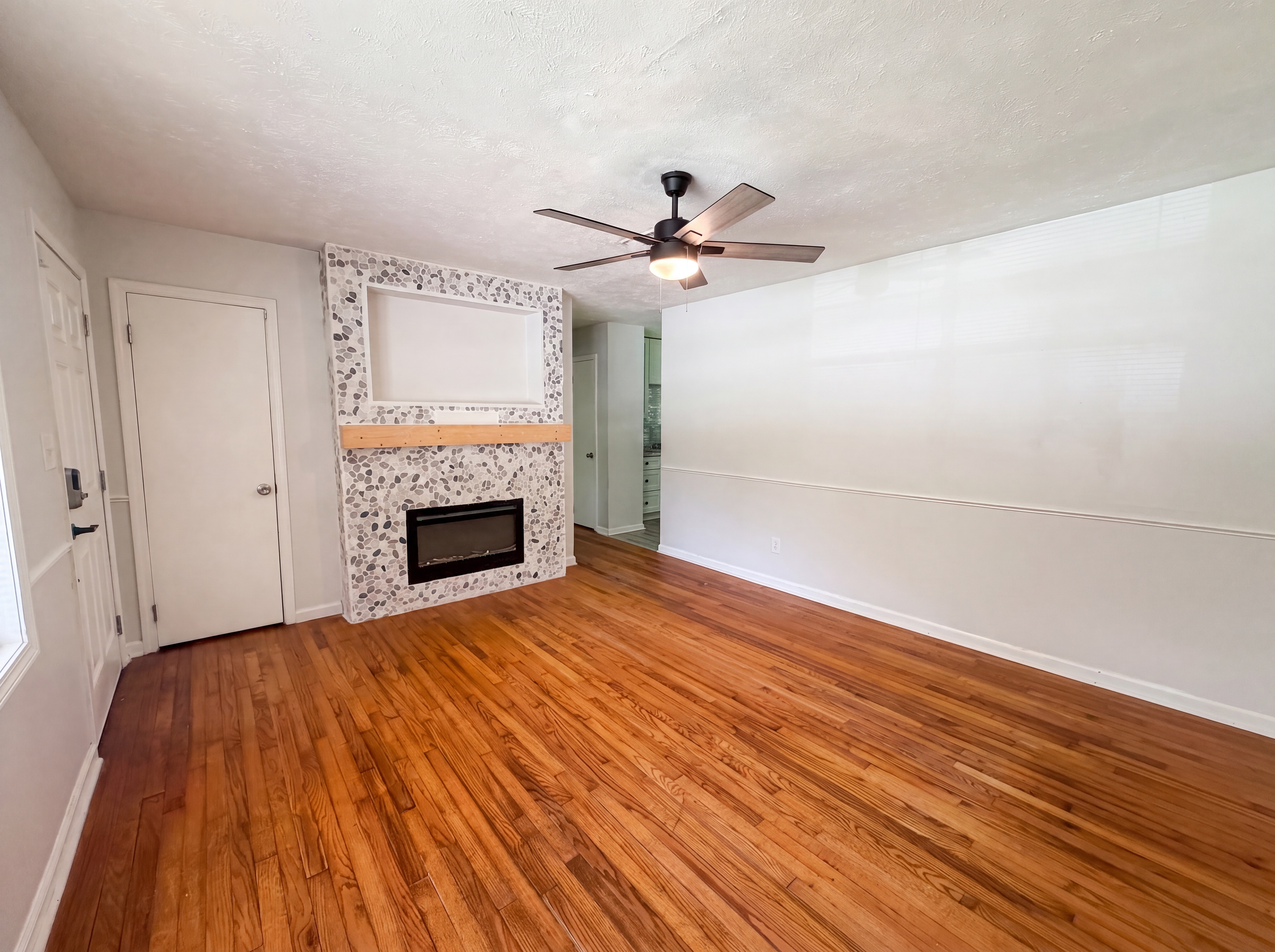 Photo 3 of 18 of 6503 Jackie Ln, Austell, GA