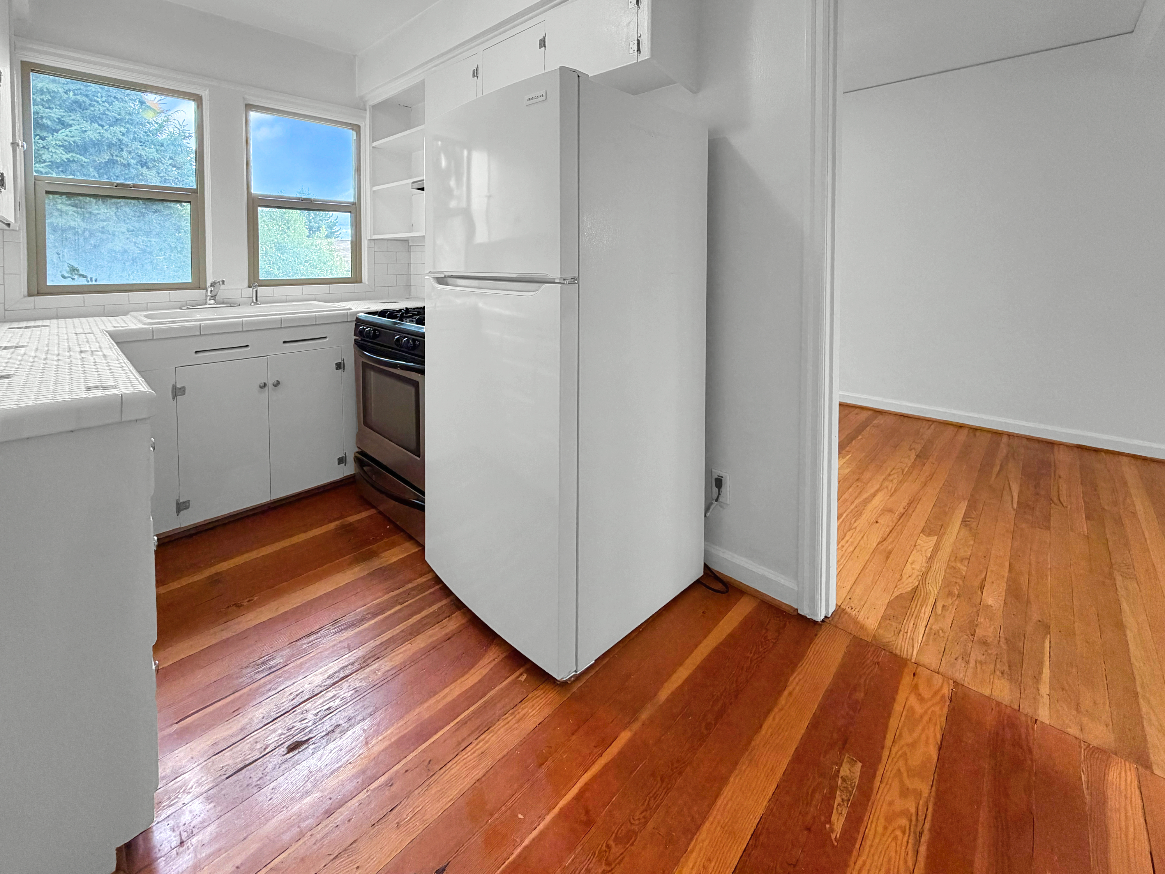 Photo 2 of 14 of 1411 N Alberta St, Portland, OR