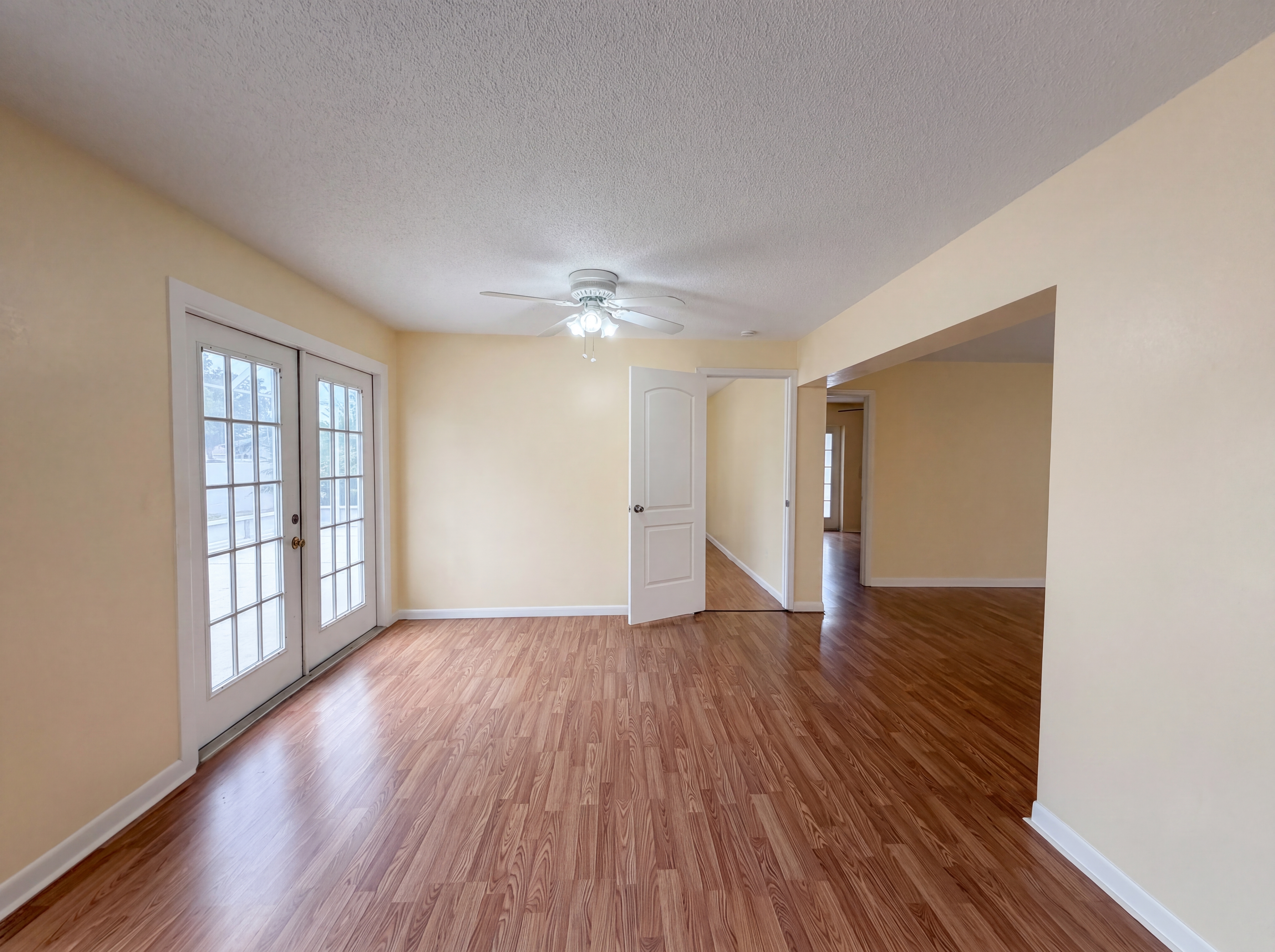 Photo 10 of 39 of 1301 Lucaya Ave, Venice, FL