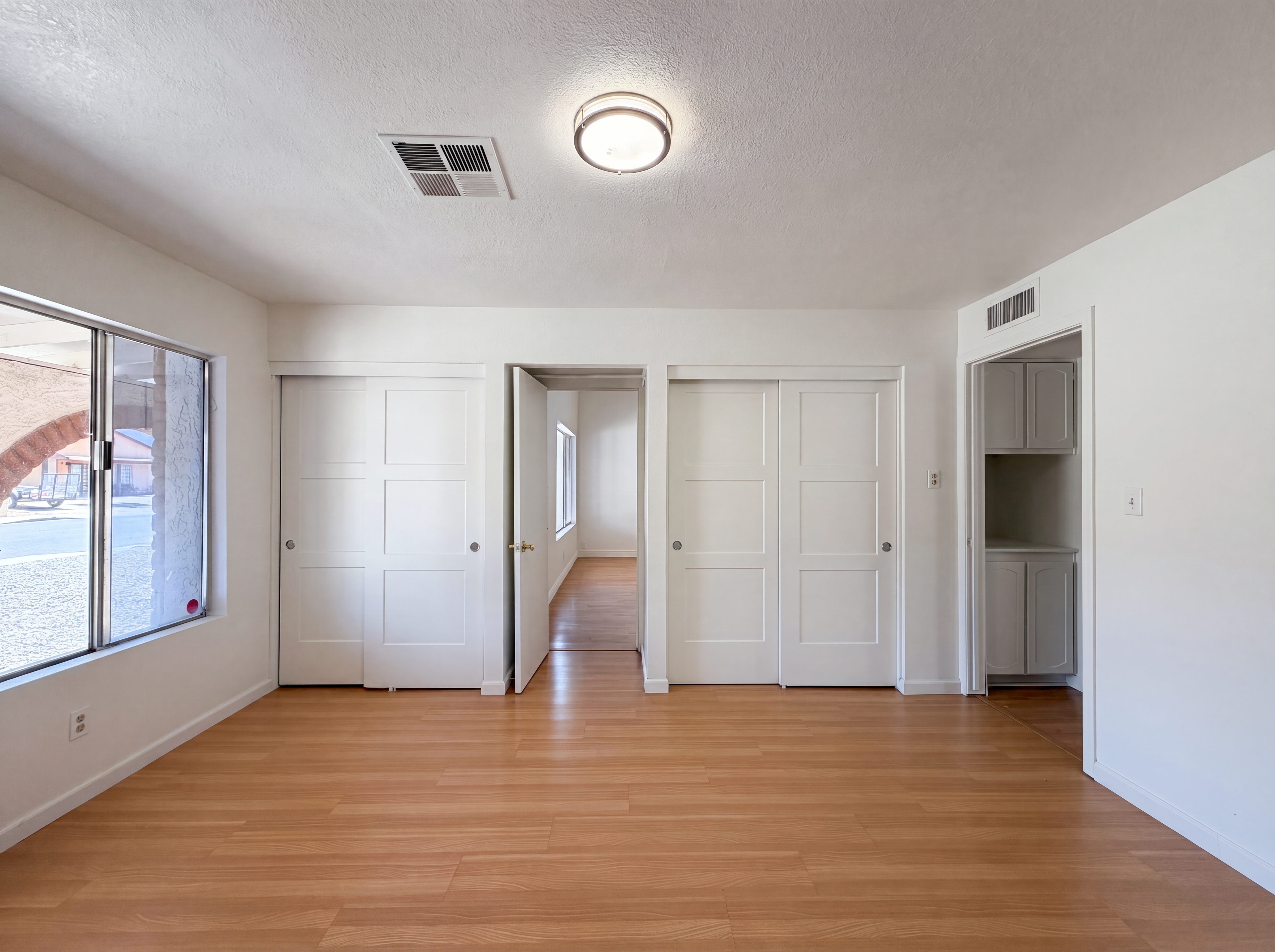 Photo 12 of 26 of 4260 E Vineyard Rd, Phoenix, AZ