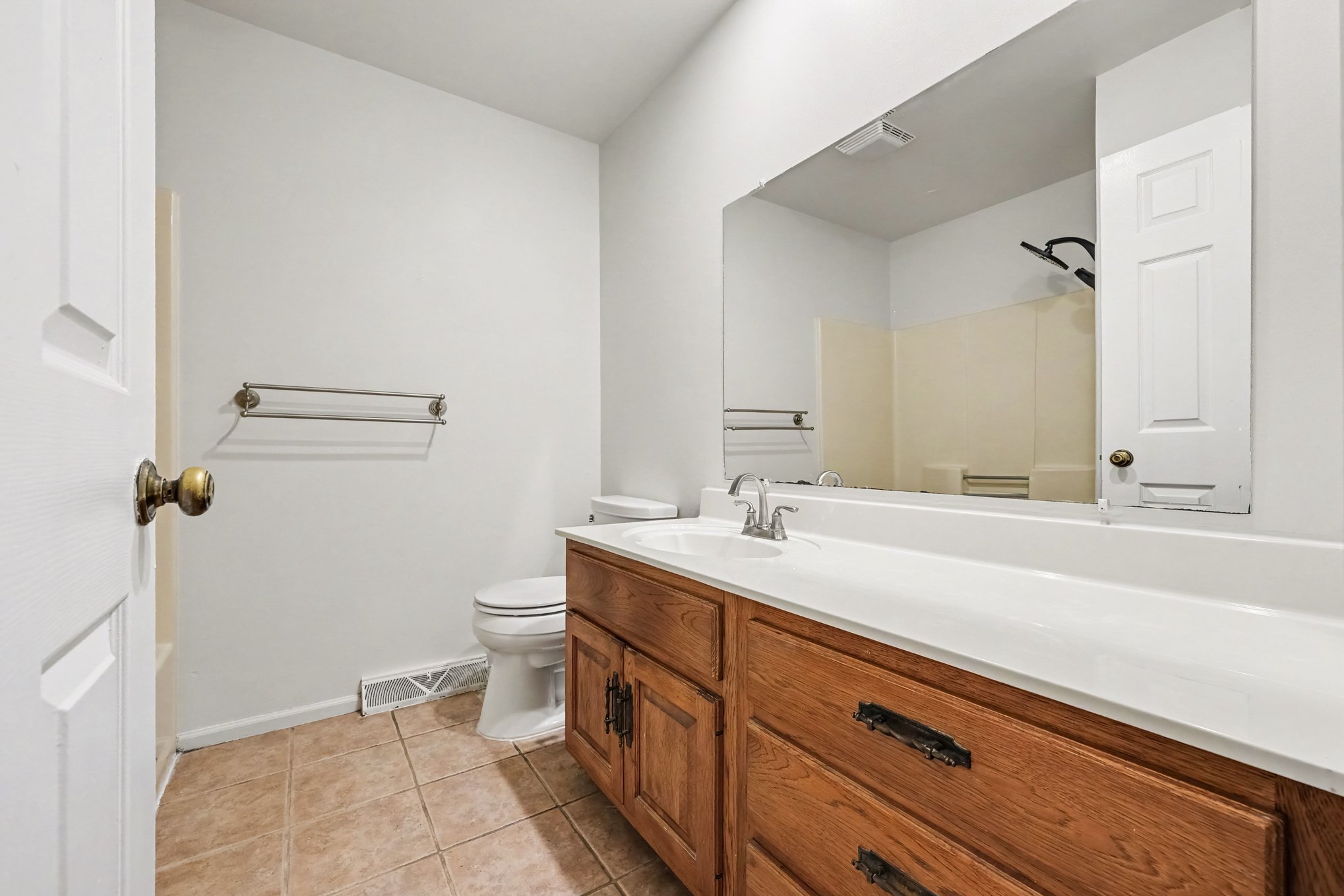 Photo 16 of 25 of 3727 Ramblewood Dr, Port Huron, MI