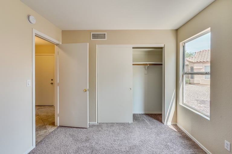 Photo 10 of 16 - 2331 S Karen Dr, Chandler, AZ 85286