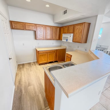 Property photo 2 of 5855 Valley Dr Unit 2088