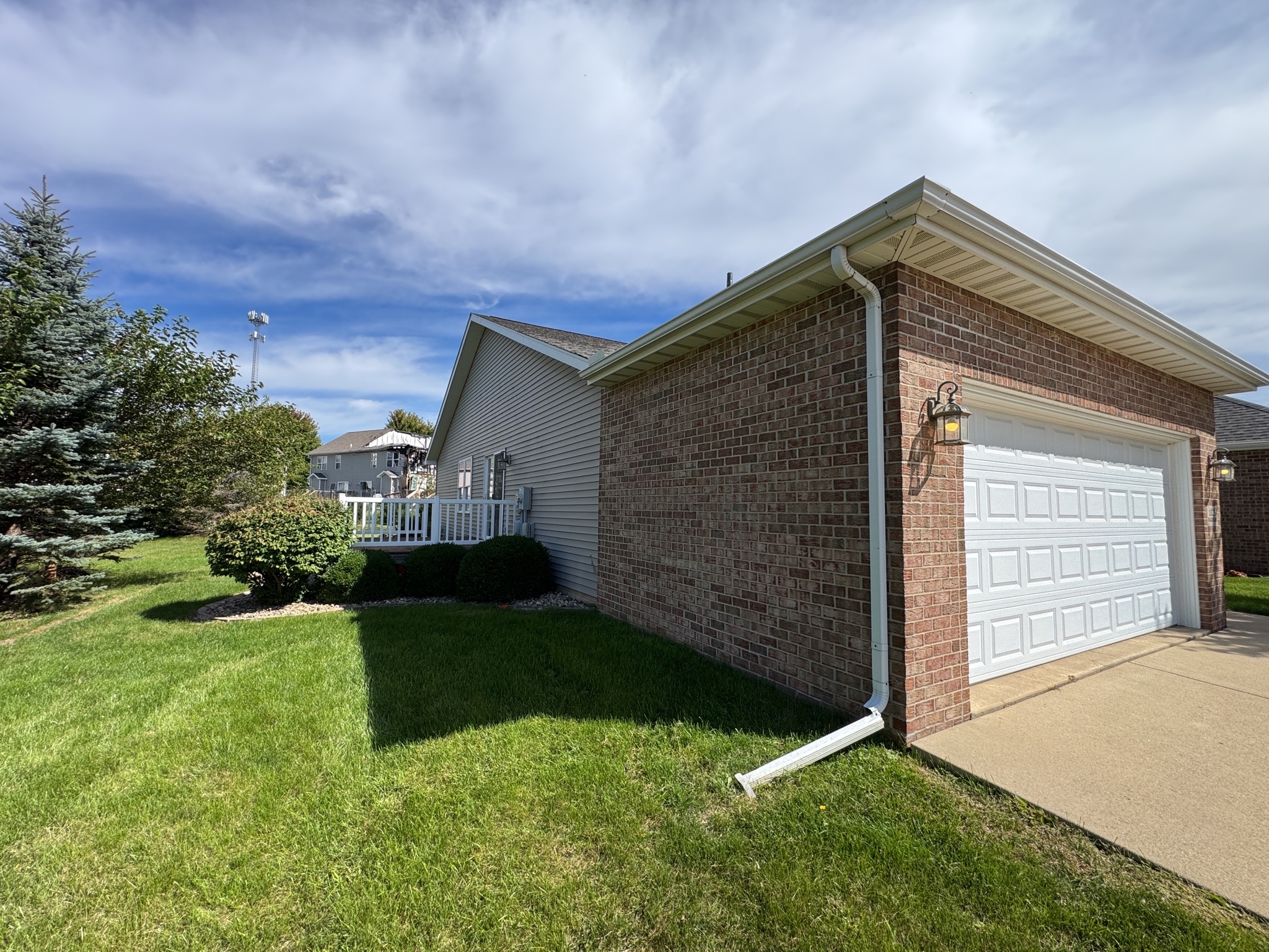 Photo 15 of 17 of 1823 Kingsbury Rd, Washington, IL