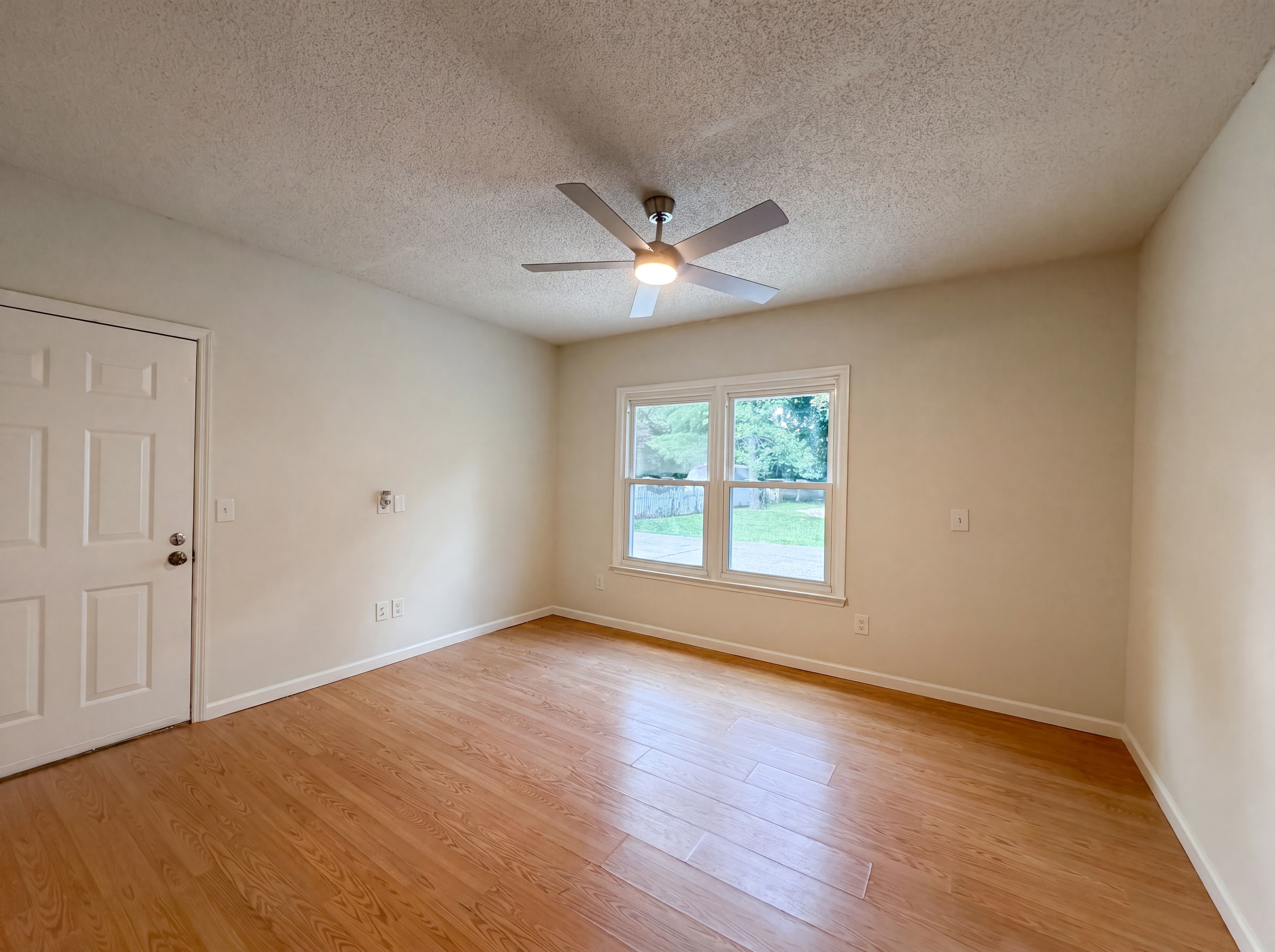 Photo 19 of 22 of 4023 Cavalier Dr, Murfreesboro, TN