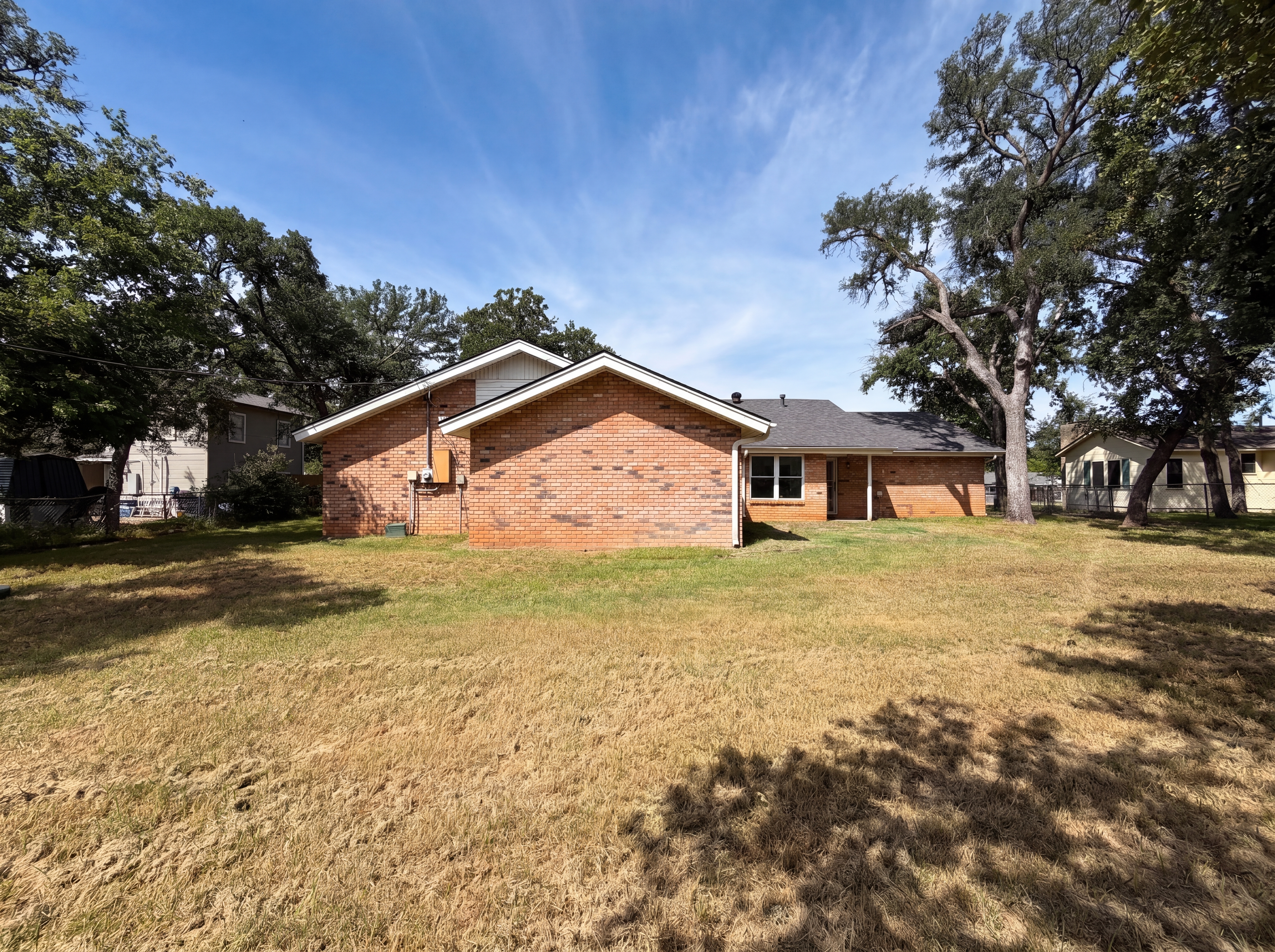 Photo 5 of 21 of 7928 Ella Young Dr, Lakeside, TX