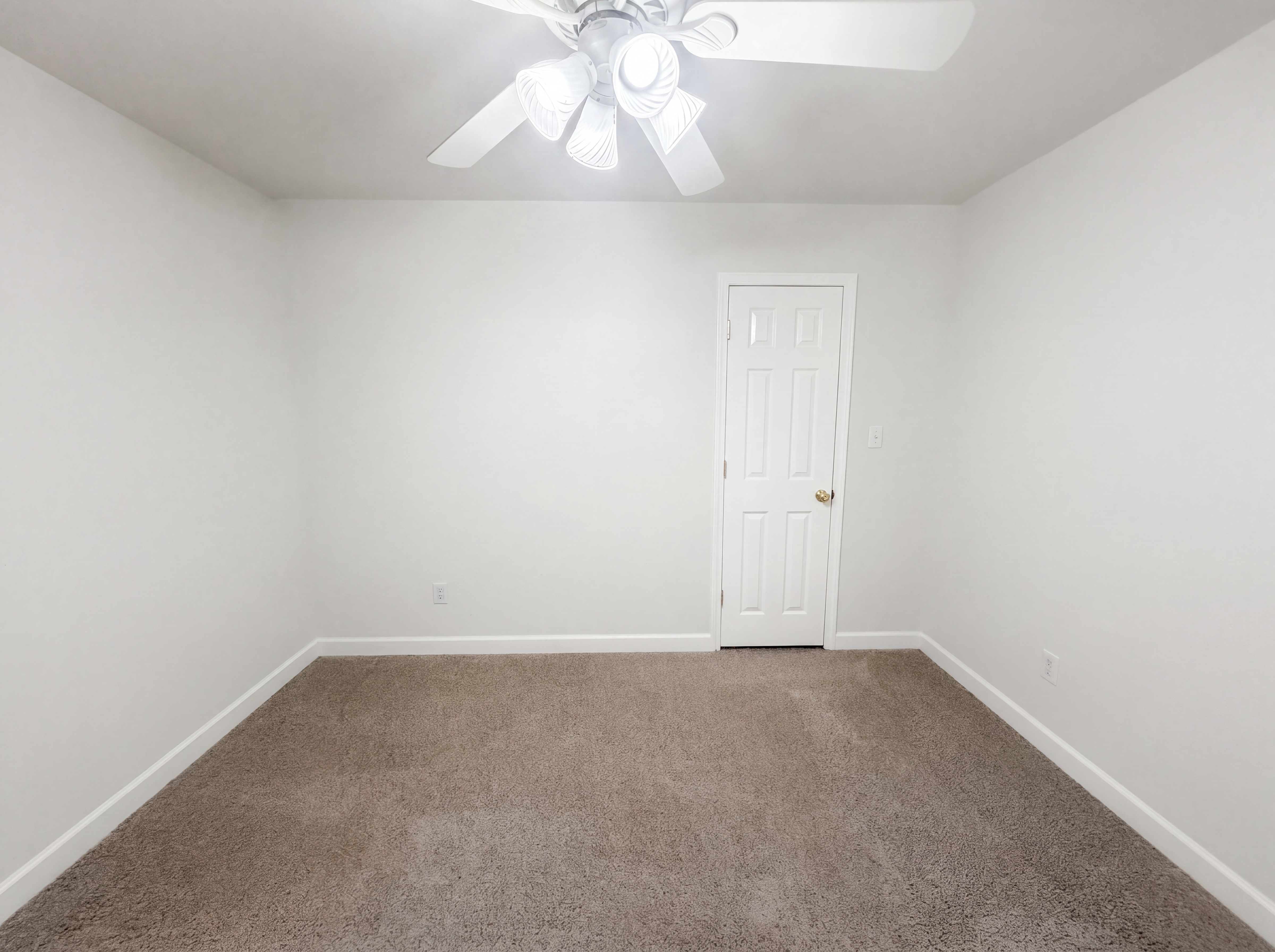 Photo 14 of 33 of 6120 Tennyson Dr, Kernersville, NC