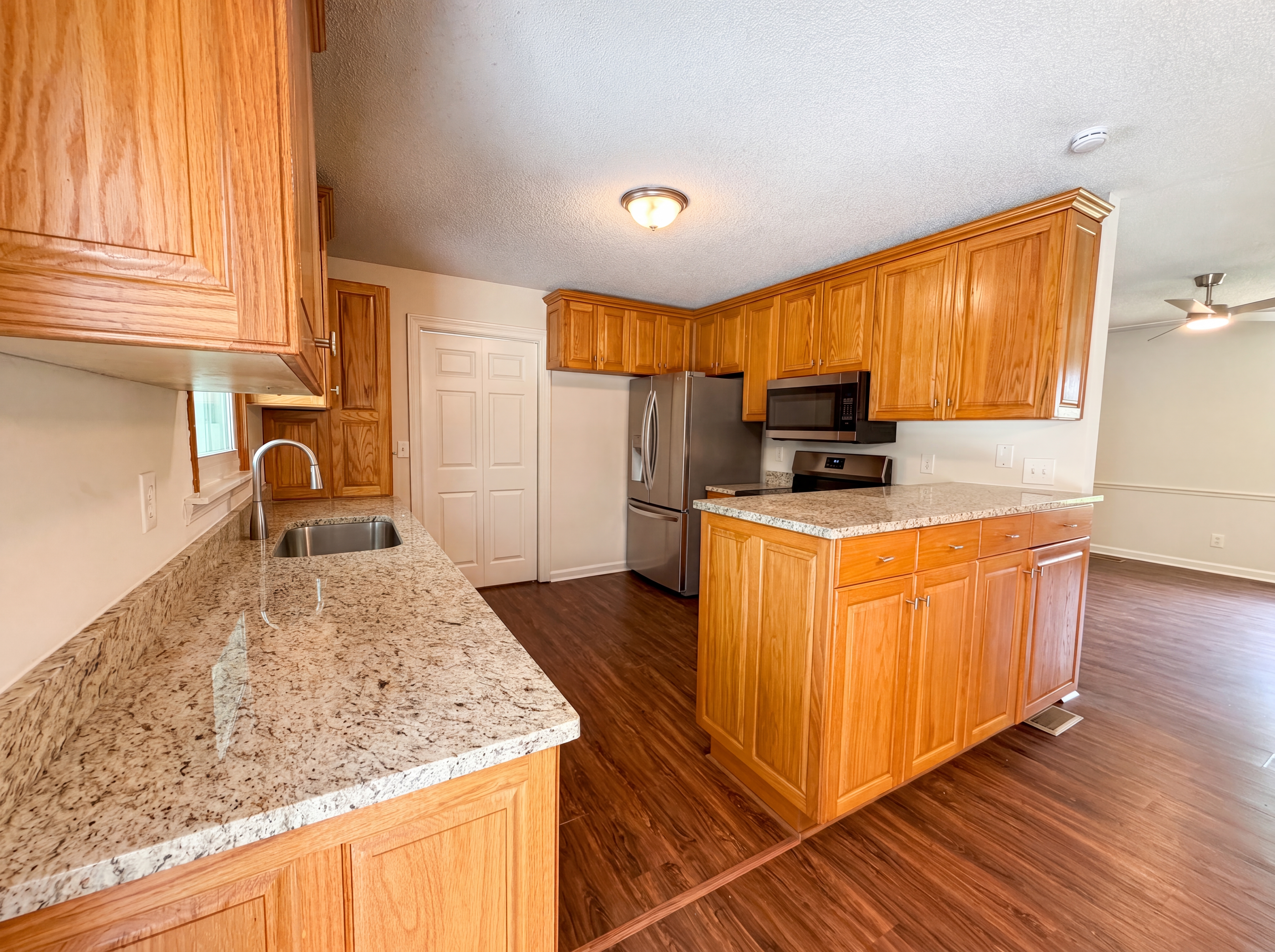 Photo 9 of 22 of 4023 Cavalier Dr, Murfreesboro, TN