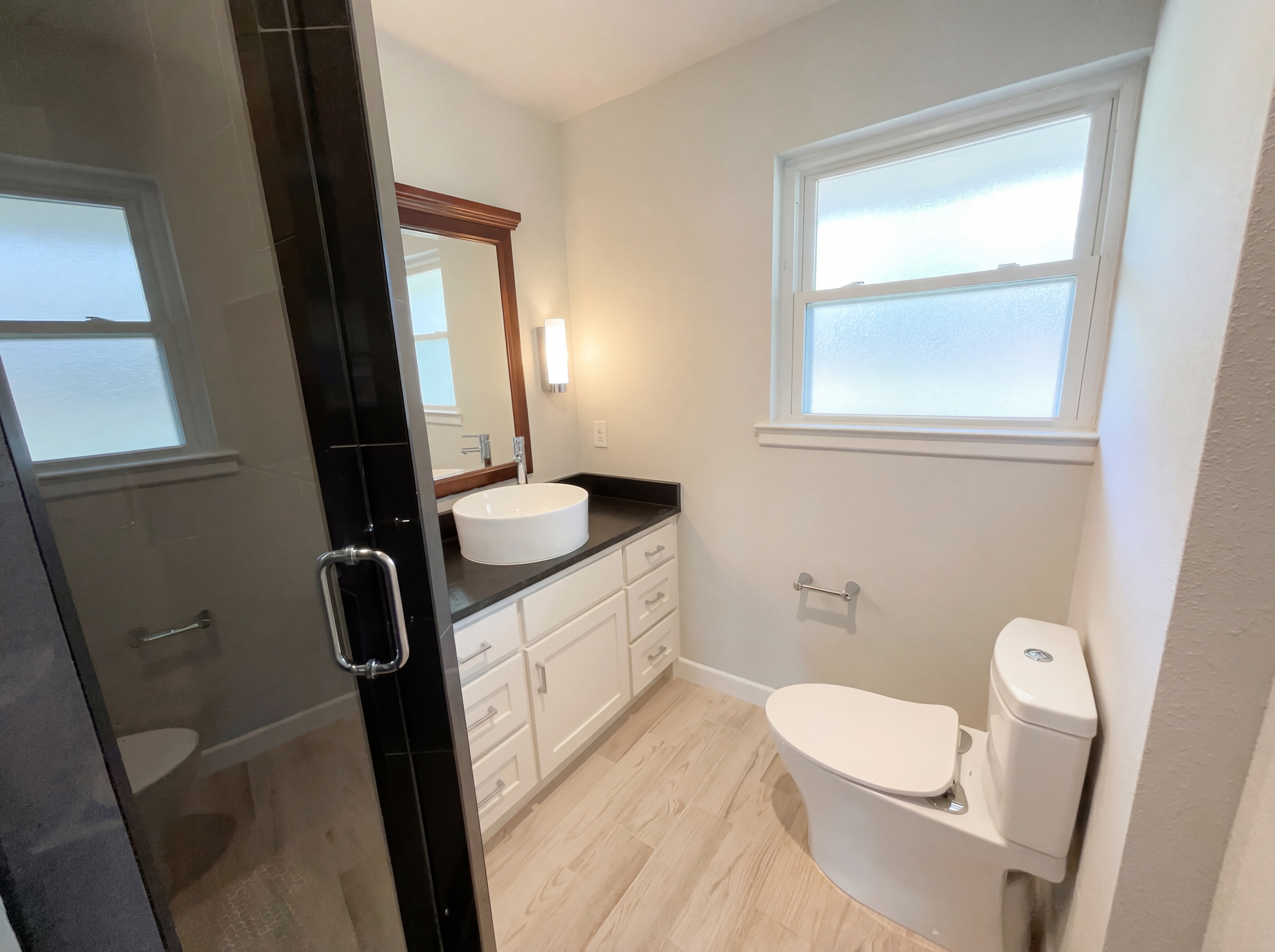 Photo 10 of 18 of 4106 Walnut Hill Ln, Dallas, TX