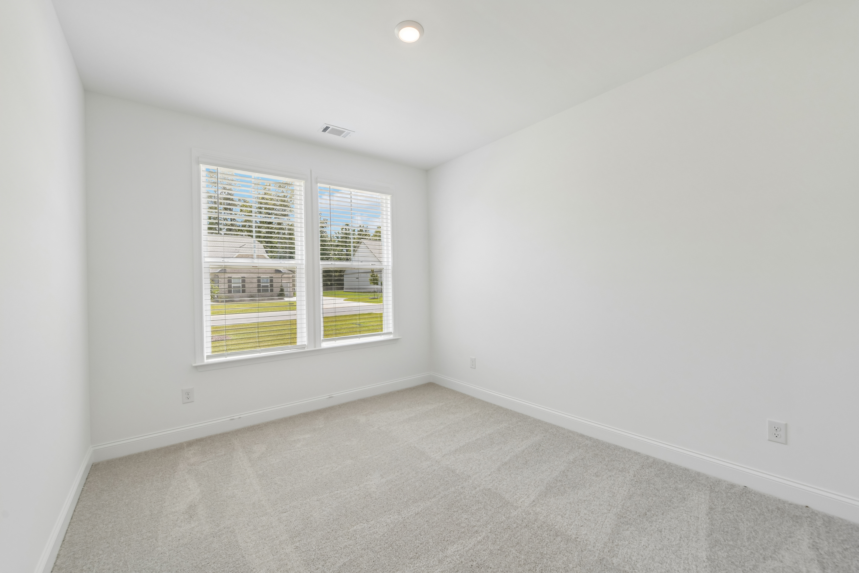 Photo 5 of 36 of 205 Flat Shoal Dr, Bonaire, GA