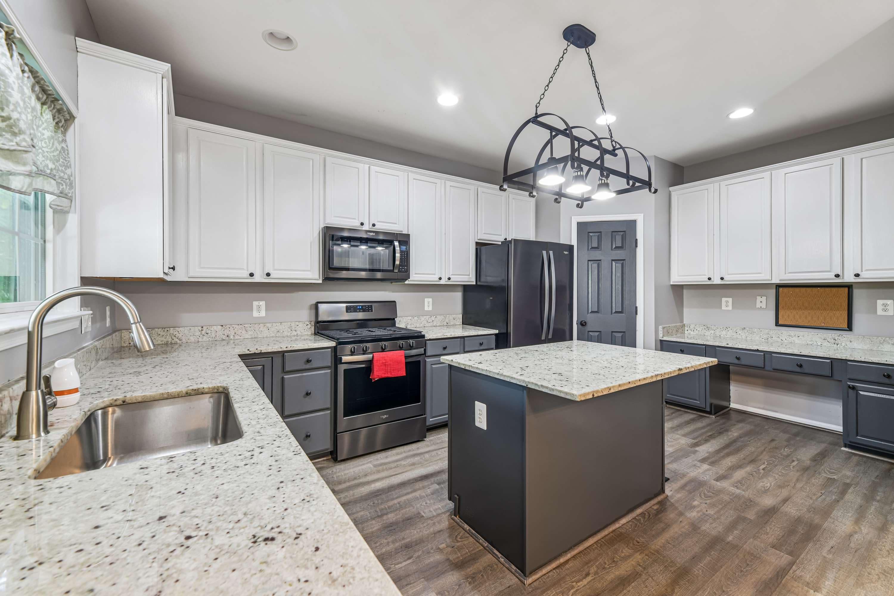 Photo 41 of 84 of 6046 Persinger House Ct, Manassas, VA