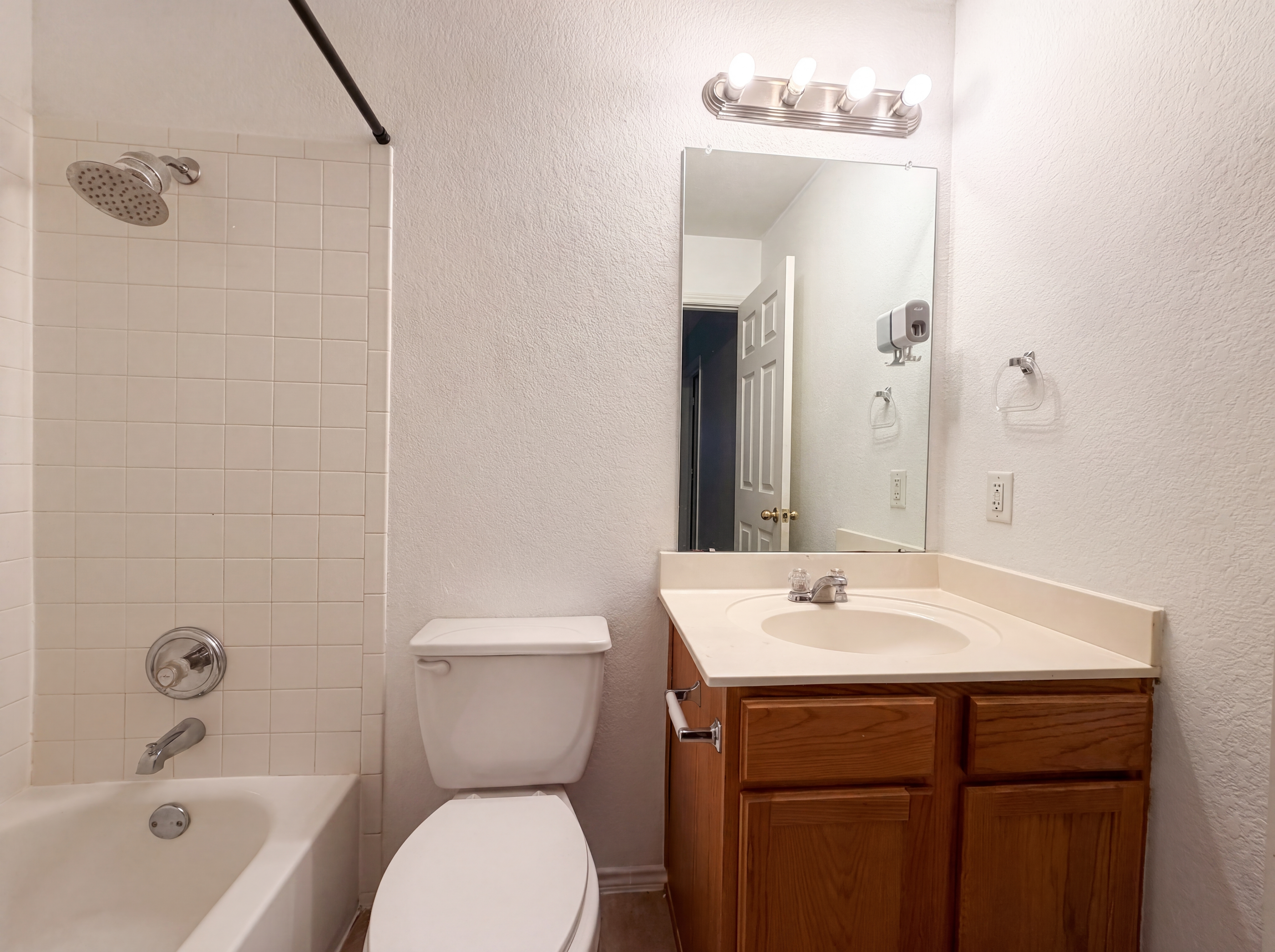 Photo 15 of 21 of 5103 Sydney Harbour Ct, Killeen, TX