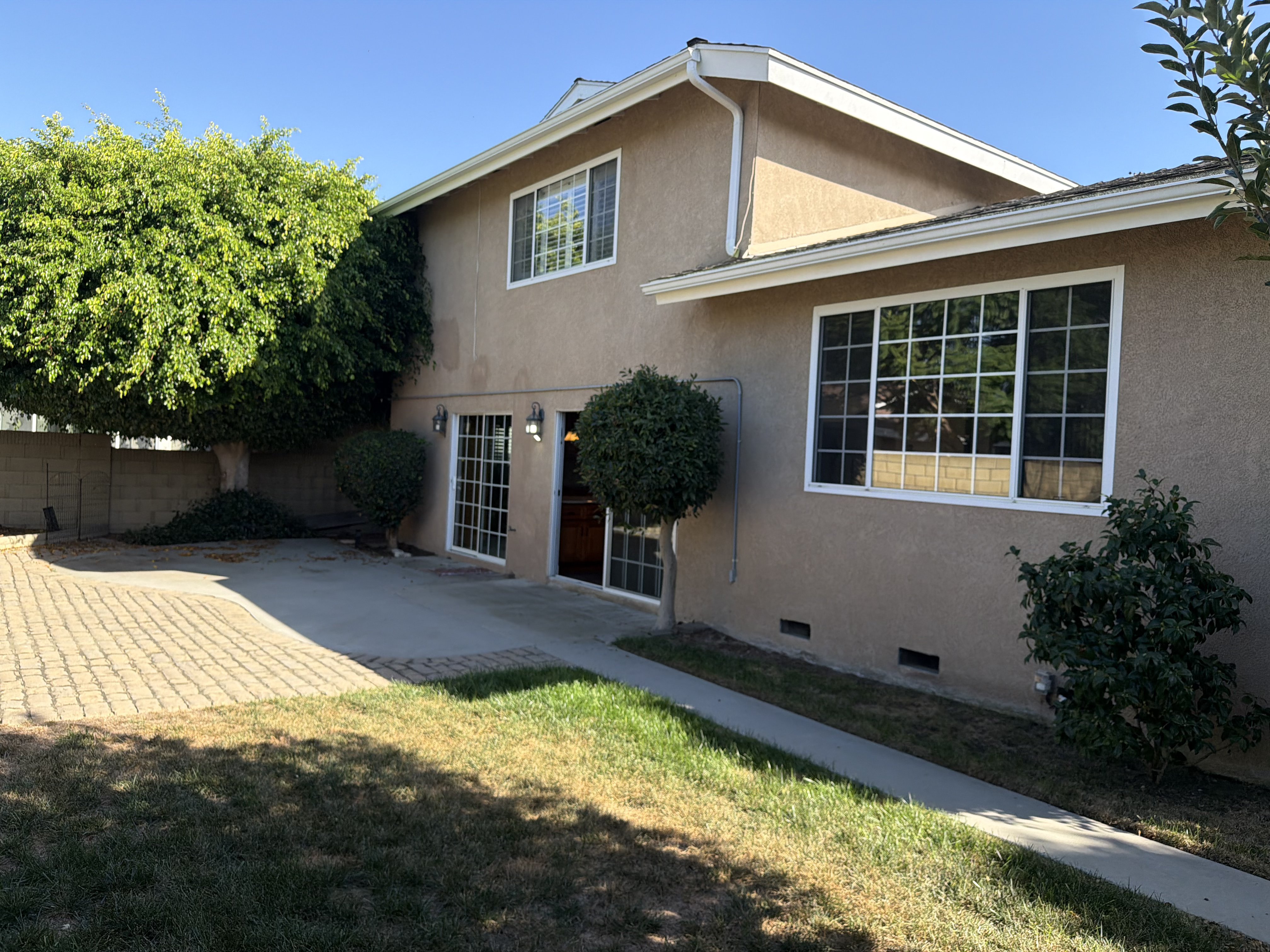 Photo 5 of 21 of 4665 Guava Ave, Seal Beach, CA
