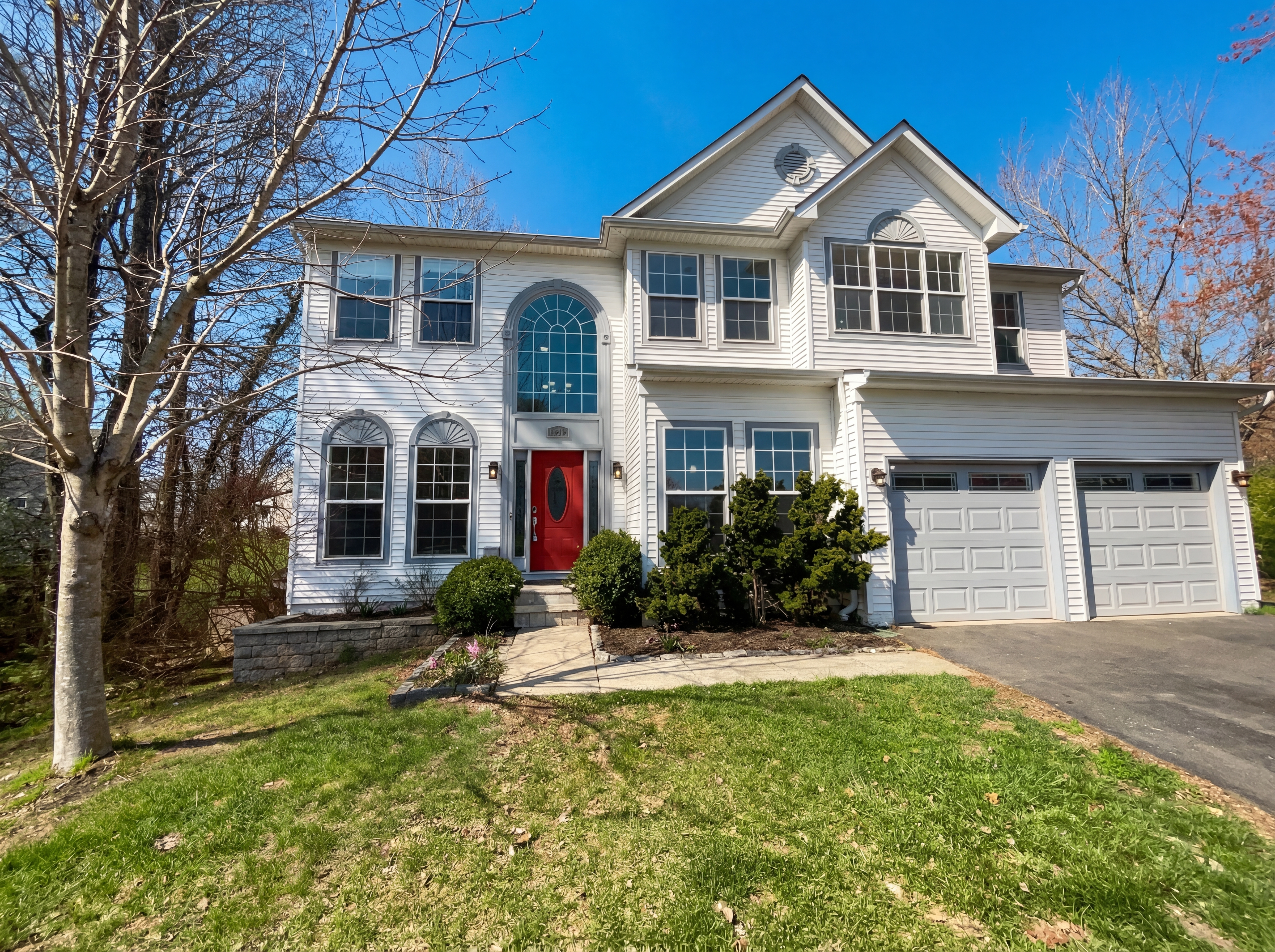 Photo 9 of 51 of 9300 Bradley Ct, Manassas Park, VA