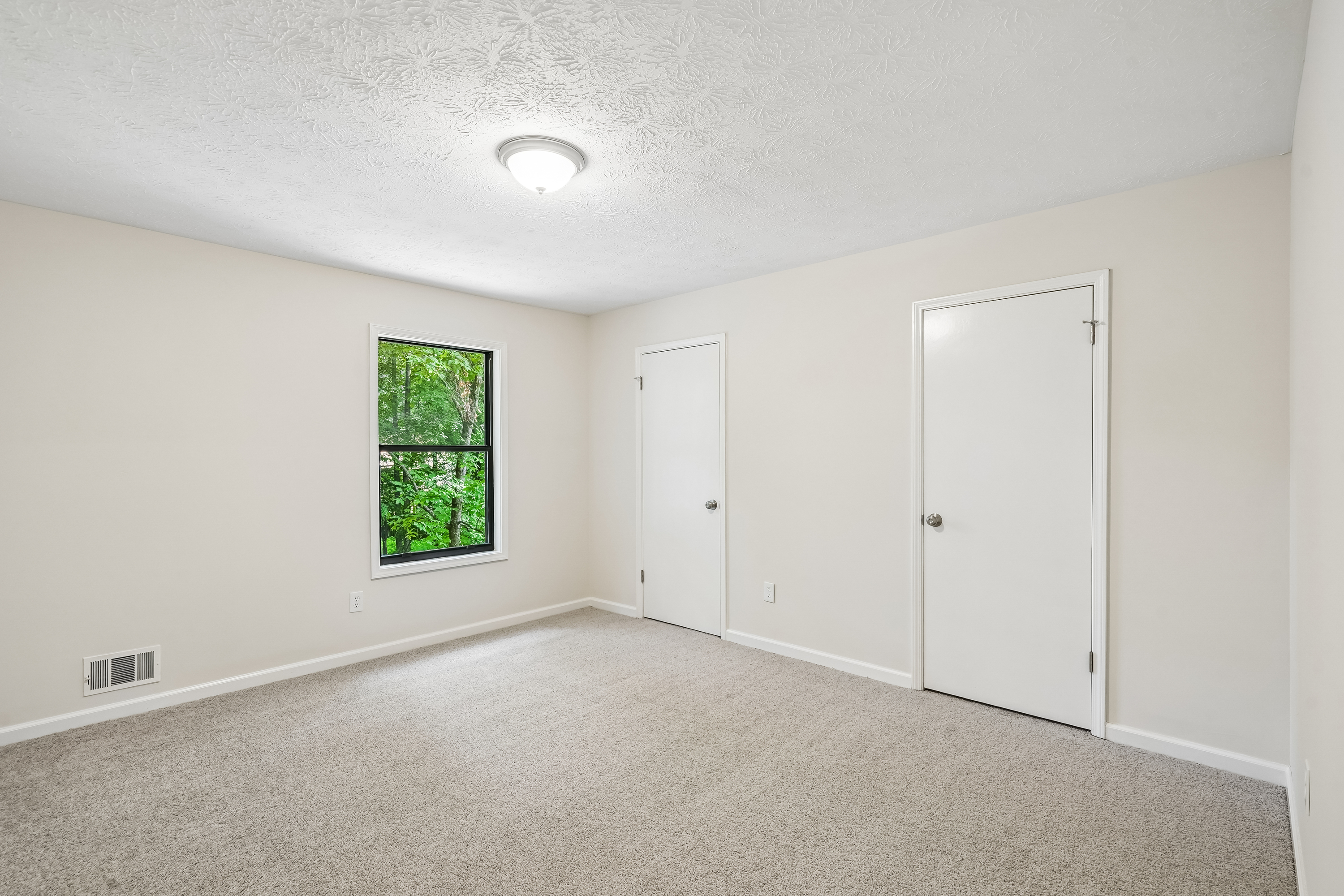 Photo 27 of 38 of 4927 Dillards Mill Way, Peachtree Corners, GA