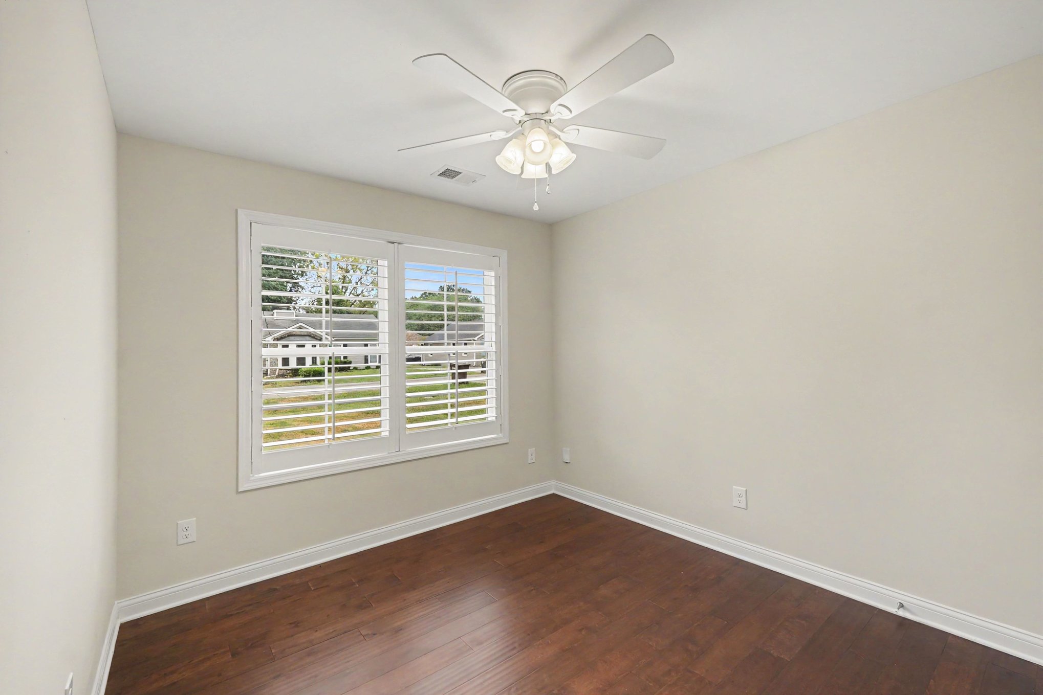 Photo 10 of 16 of 623 Washburn Ave, Louisville, KY