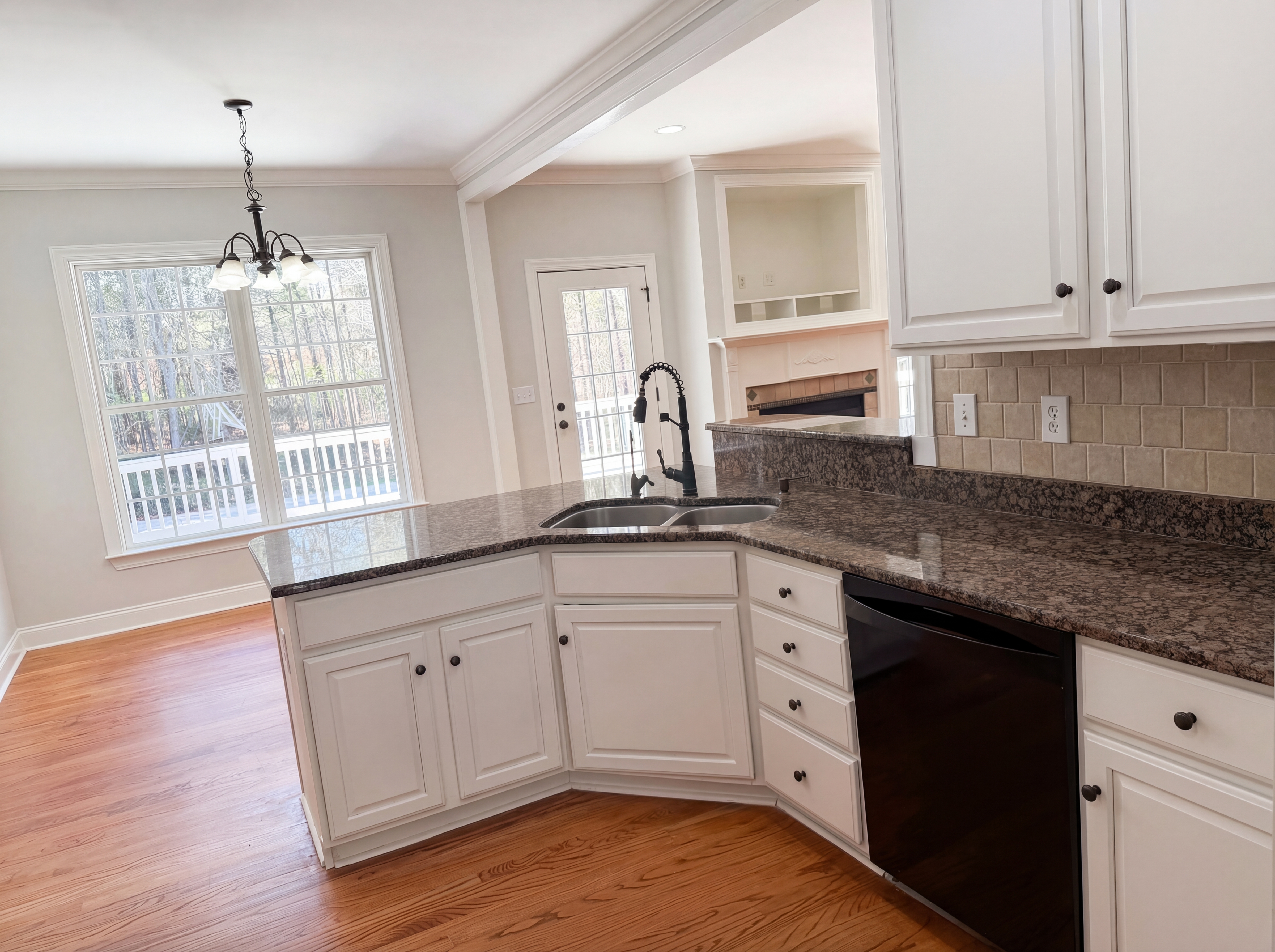 Photo 2 of 30 of 852 Indian Fork Rd, Chapin, SC
