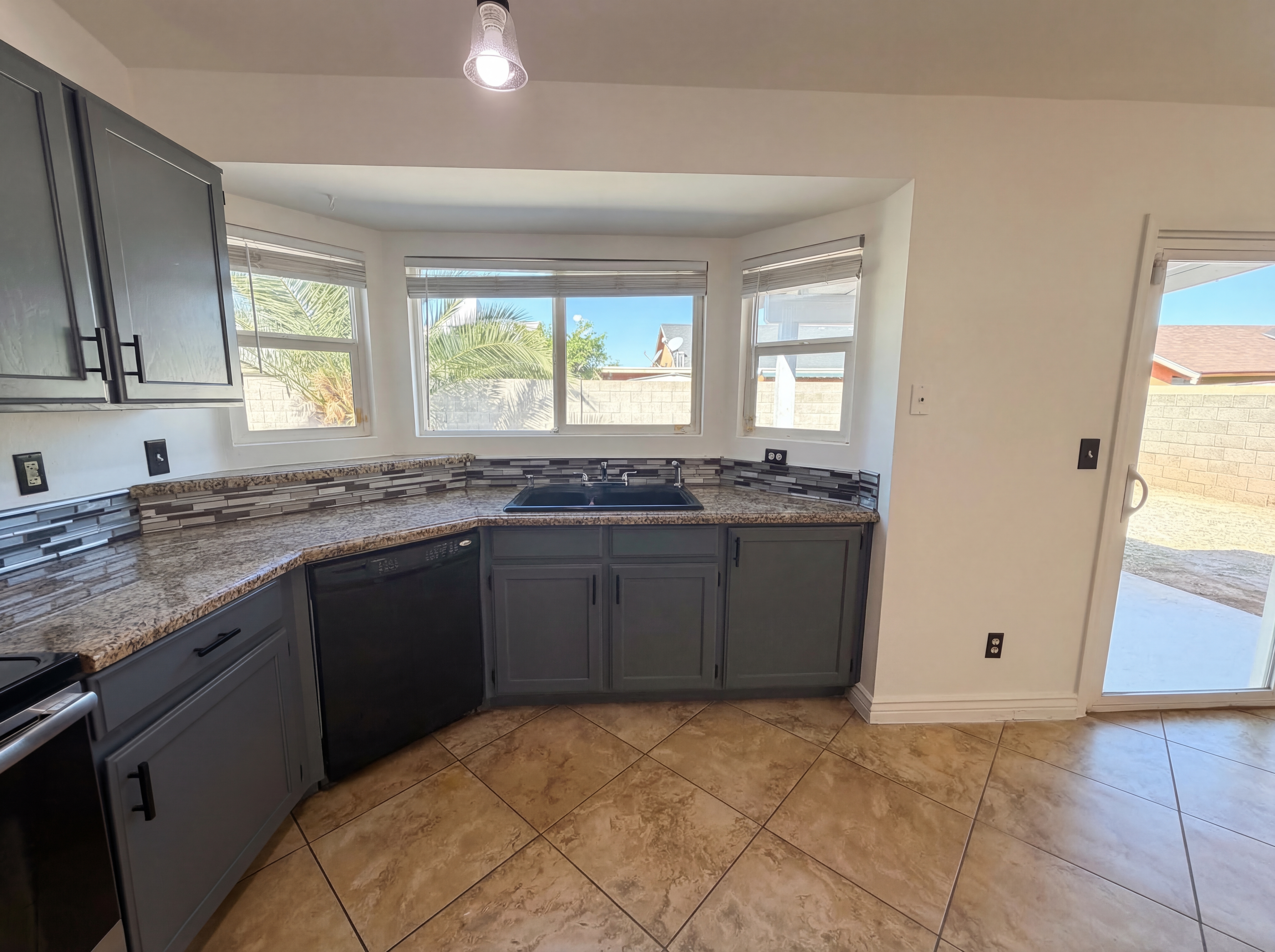 Photo 11 of 25 of 1802 N 89th Ave, Phoenix, AZ
