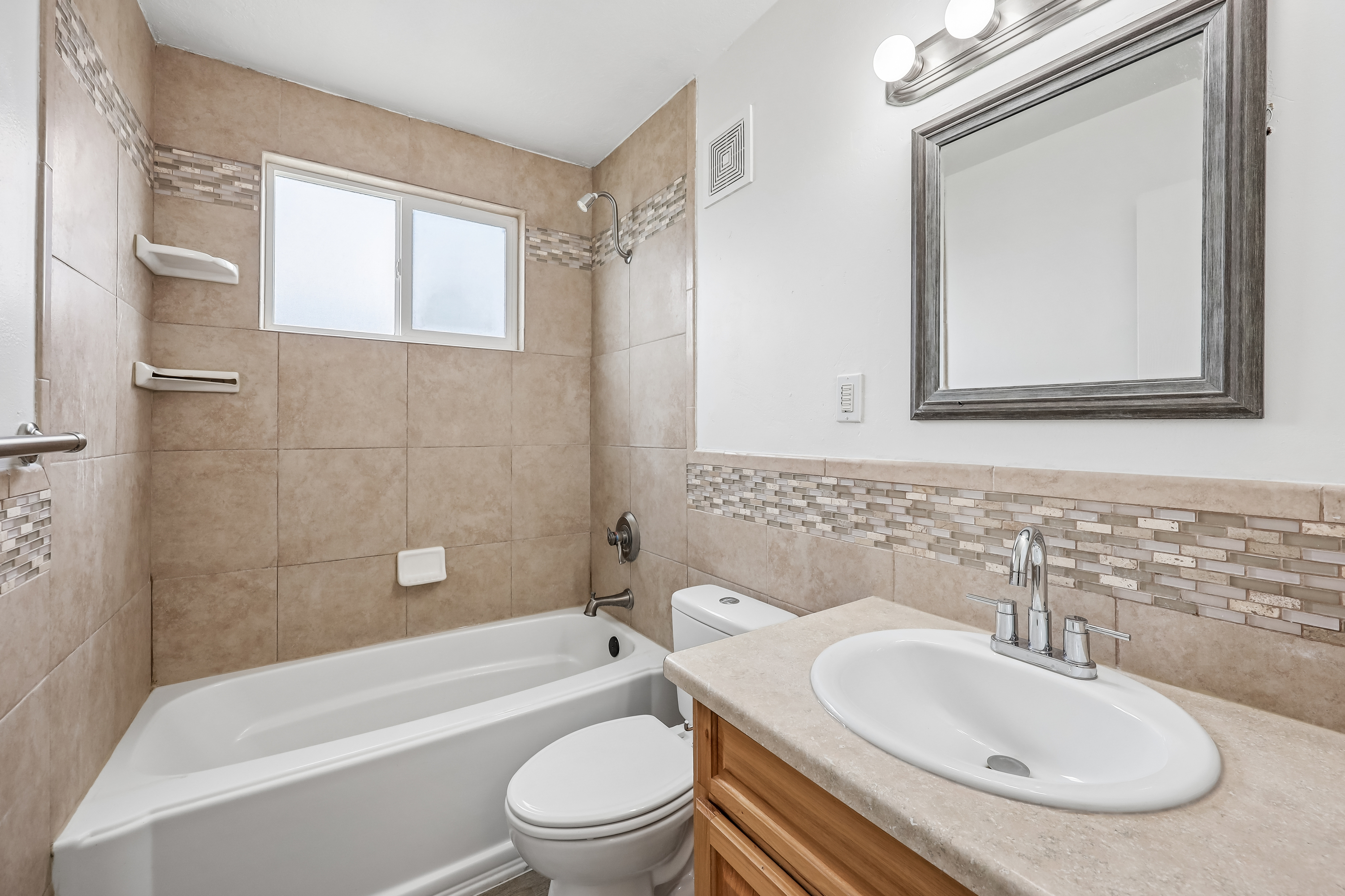 Photo 6 of 29 of 6493 S 5135 W, West Jordan, UT
