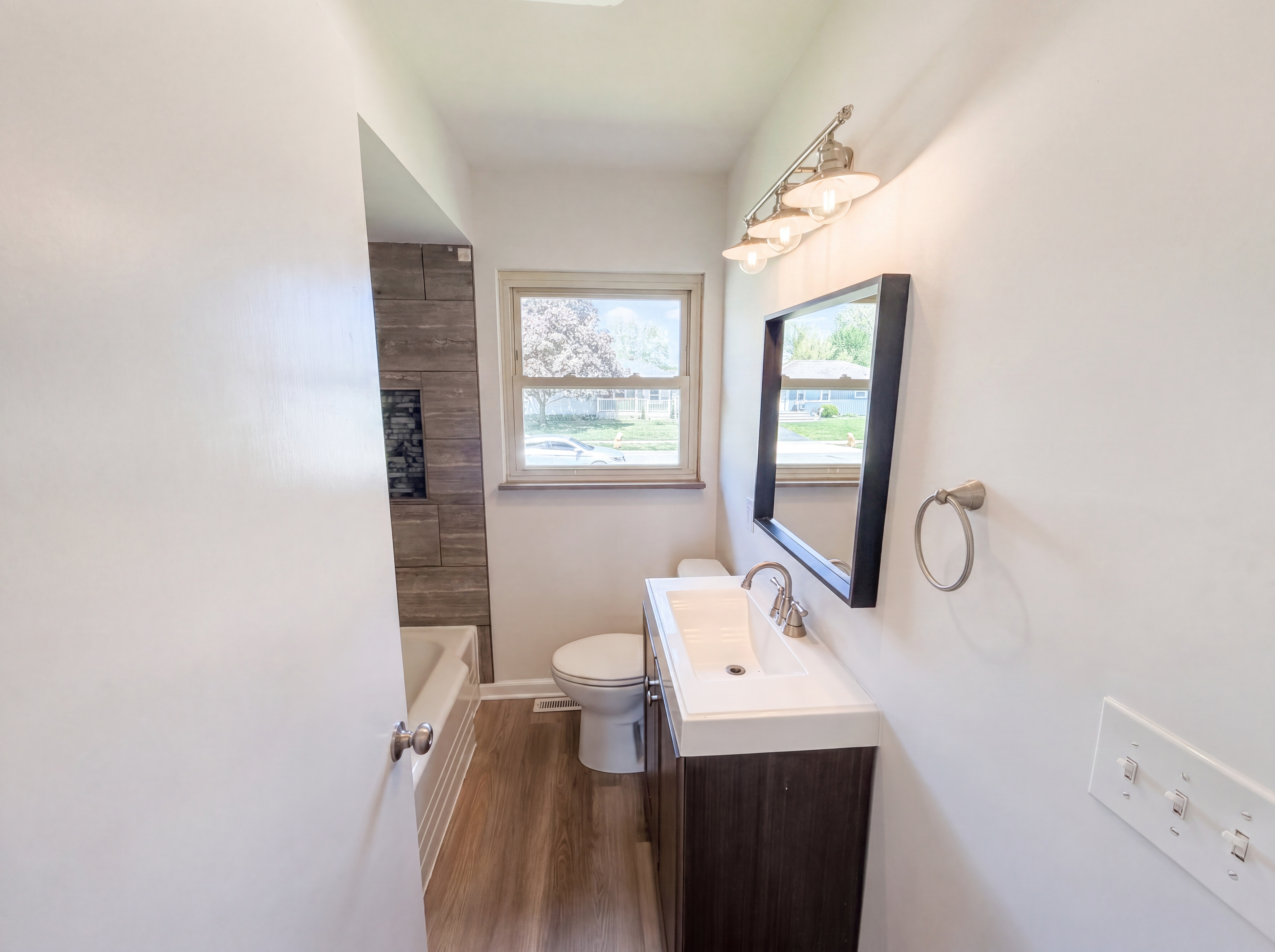 Photo 6 of 22 of 2839 Homecomer Dr, Grove City, OH