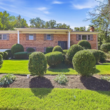 Property photo 1 of 320 Baron Ct