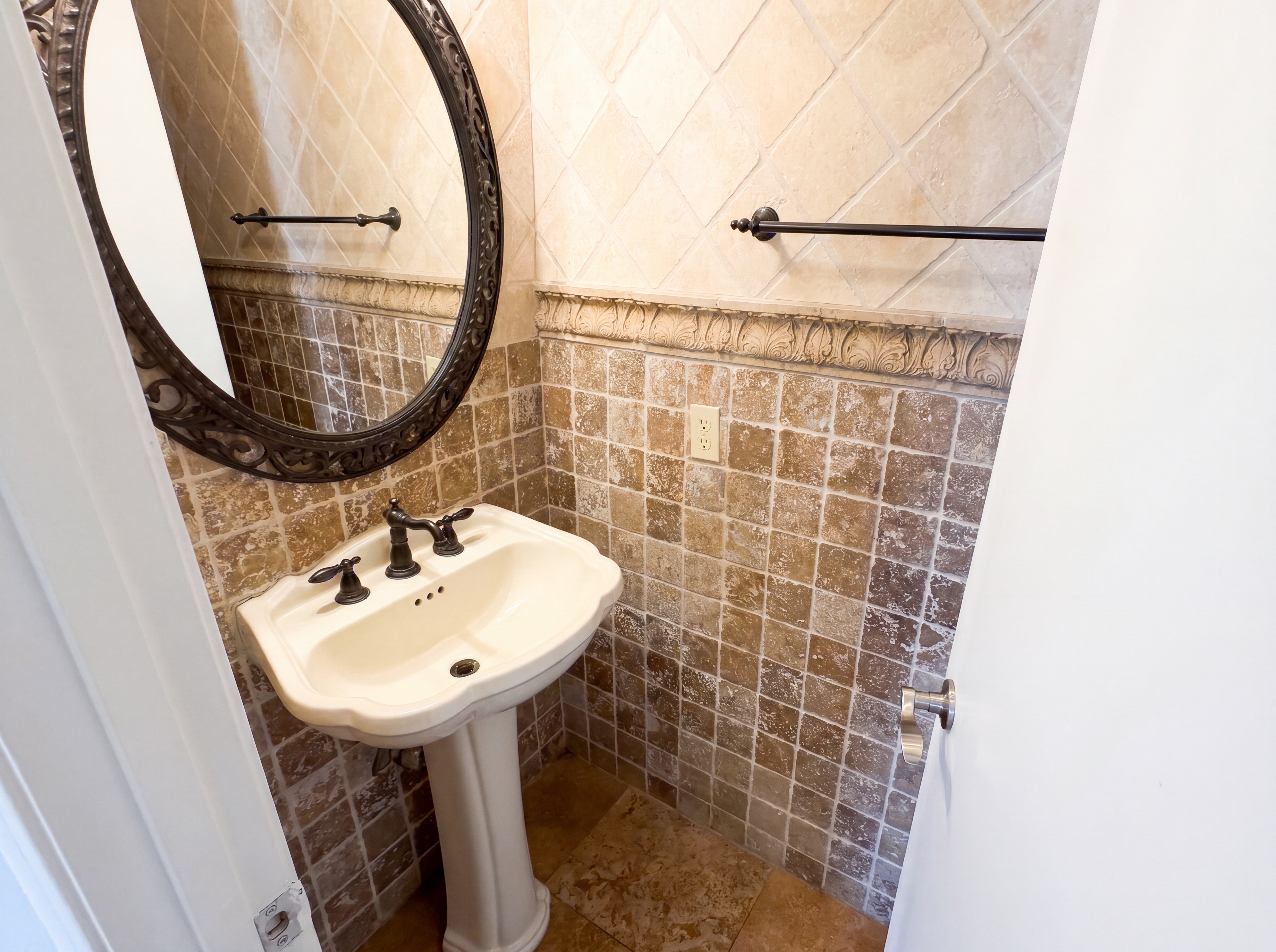 Photo 21 of 29 of 10860 W Lone Cactus Dr, Peoria, AZ