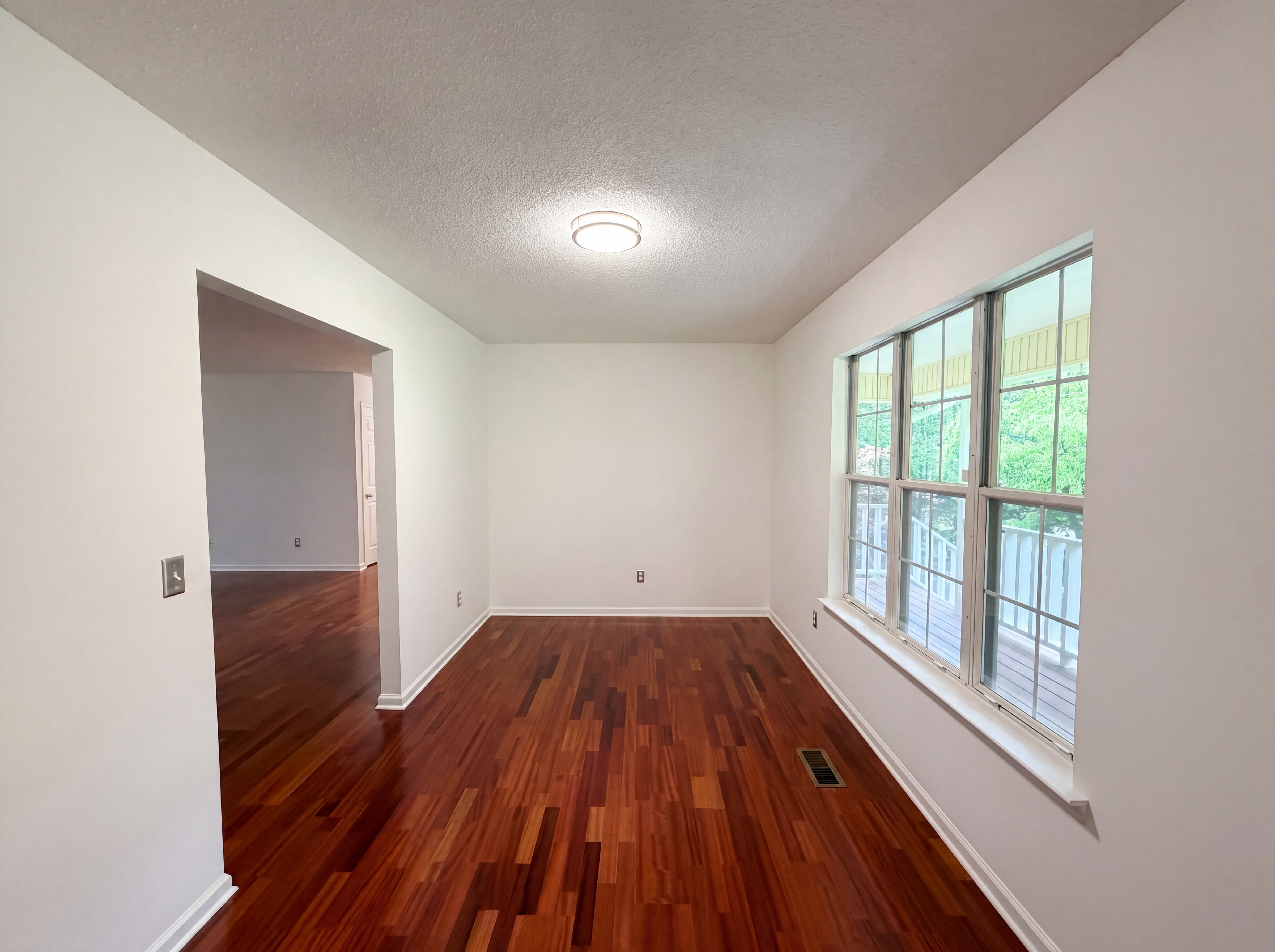 Photo 8 of 32 of 2307 Quail Nest Cir, Chattanooga, TN