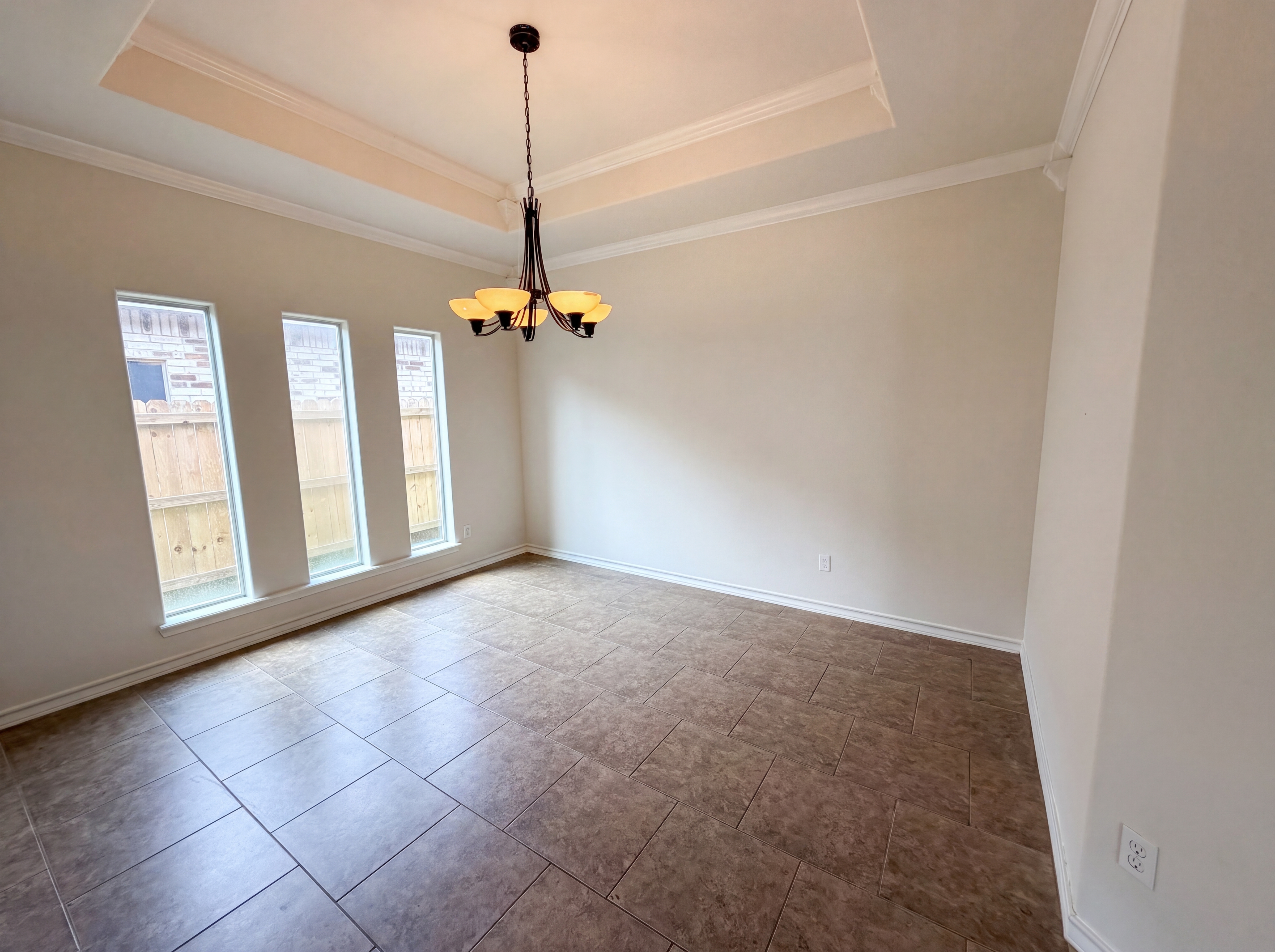 Photo 6 of 20 of 5721 Loire Blvd, Corpus Christi, TX