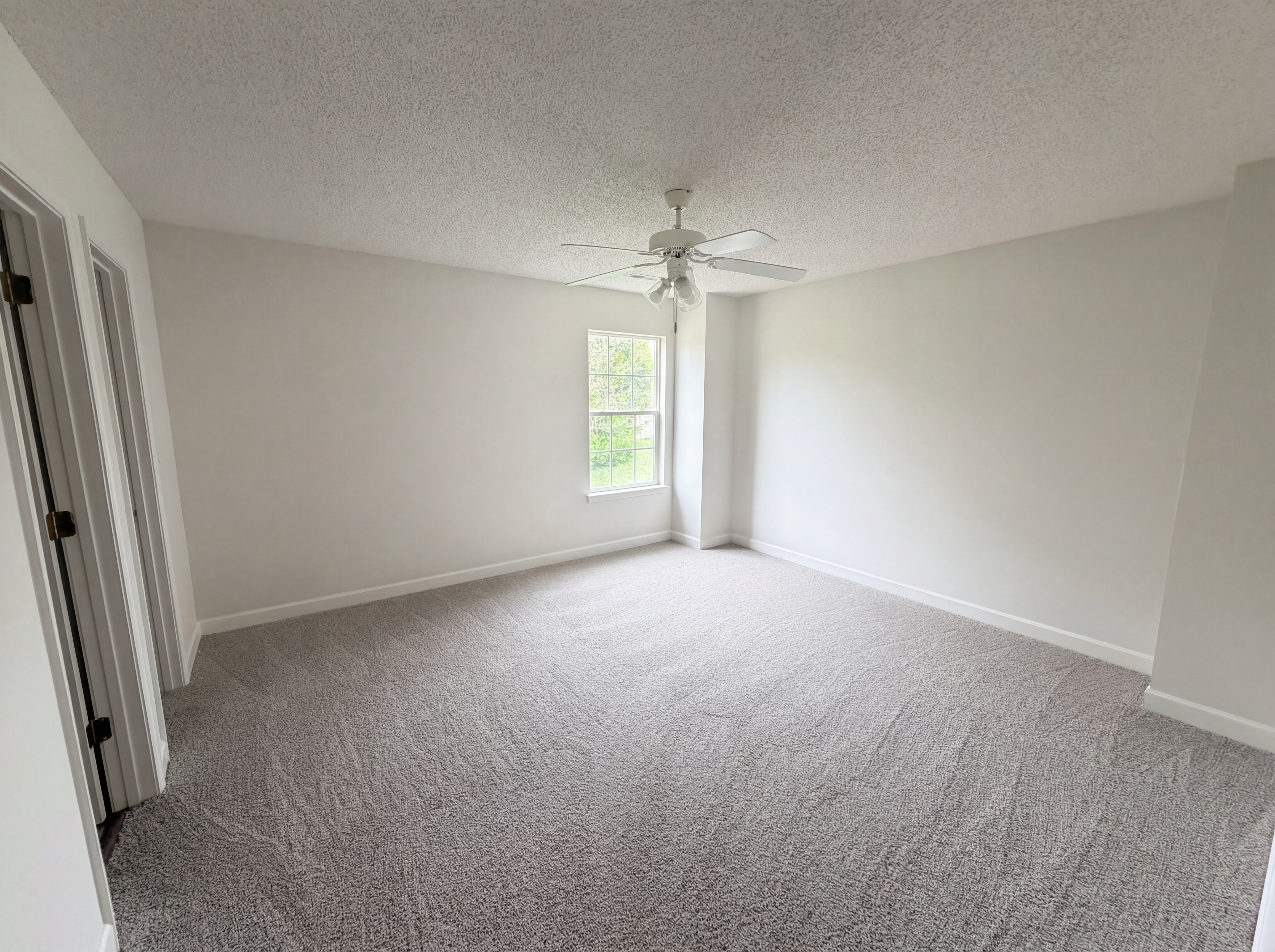 Photo 4 of 19 of 6620 Iron Brigade Ln, Charlotte, NC