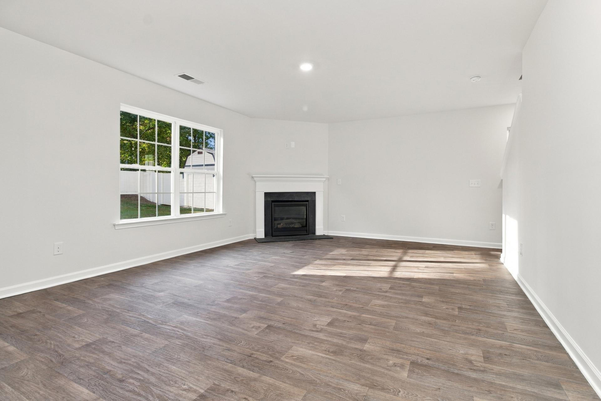 Photo 3 of 23 of 106 Denali Cir, Elgin, SC