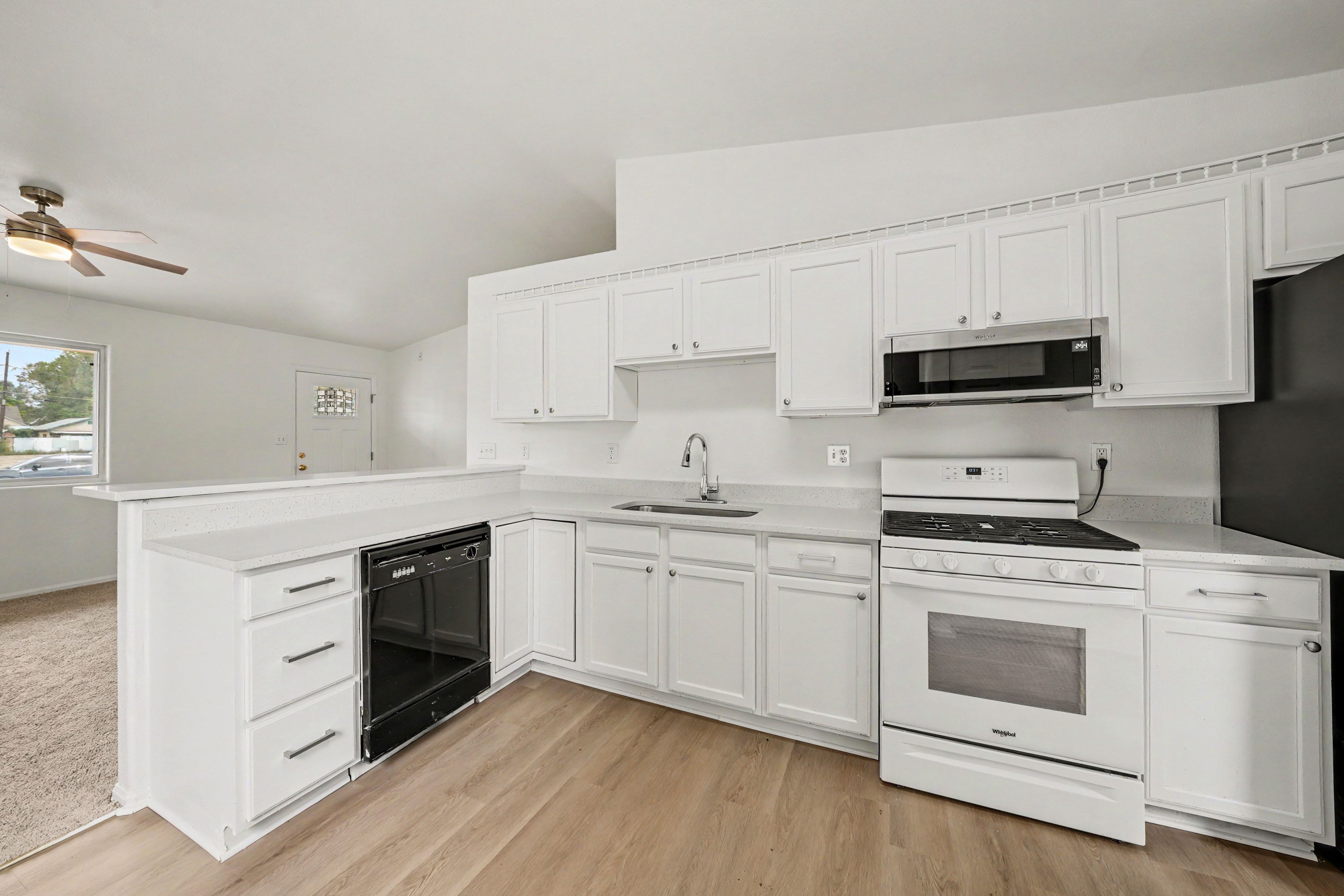 Photo 2 of 15 of 1002 Catalpa St, Pueblo, CO