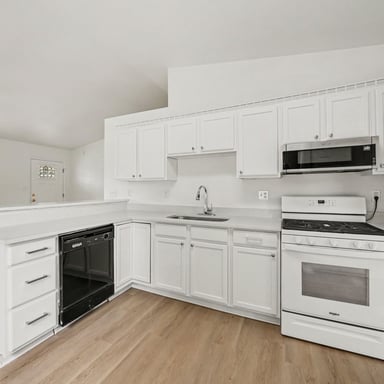 Property photo 2 of 1002 Catalpa St