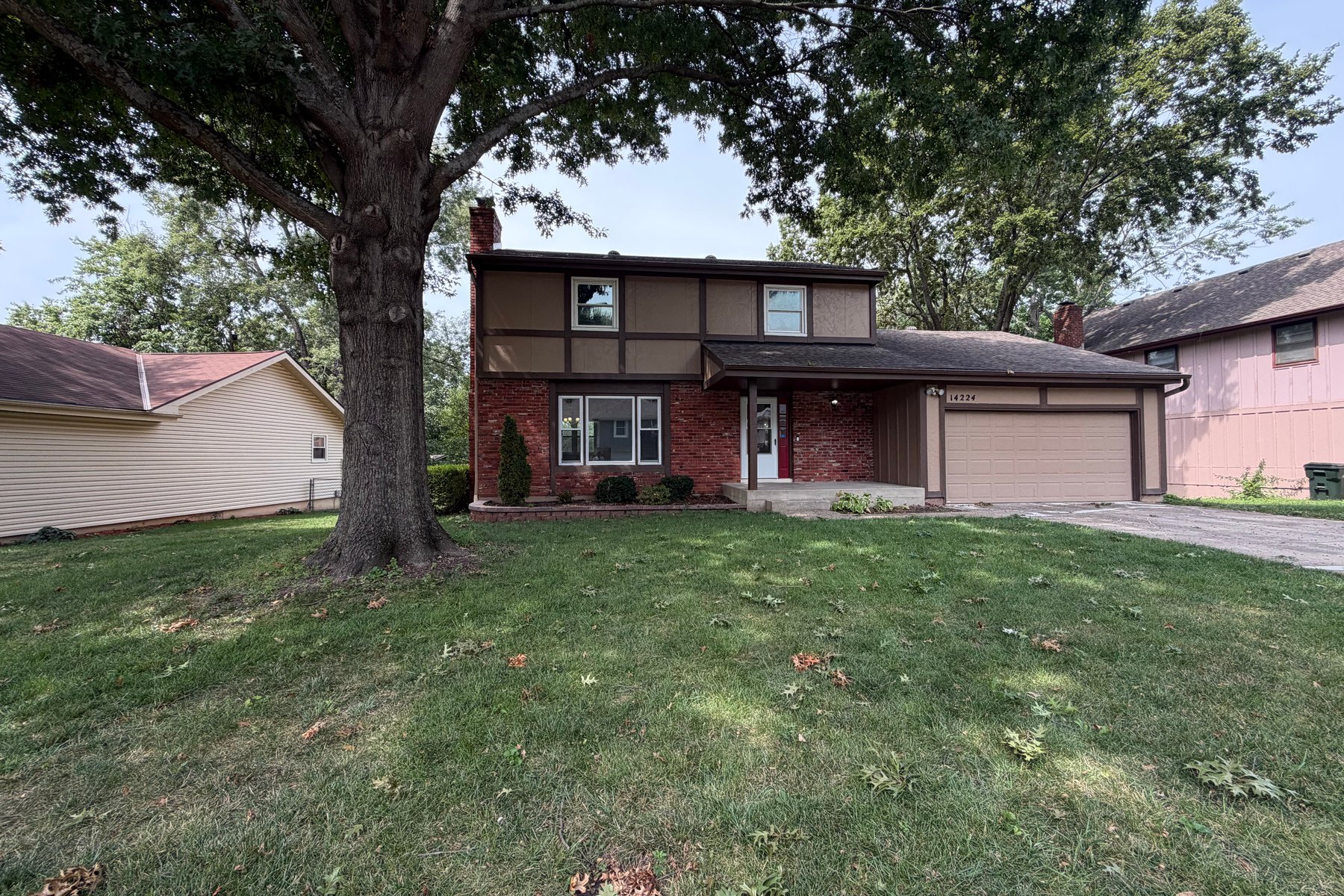 Photo 1 of 14224 S Raintree Dr