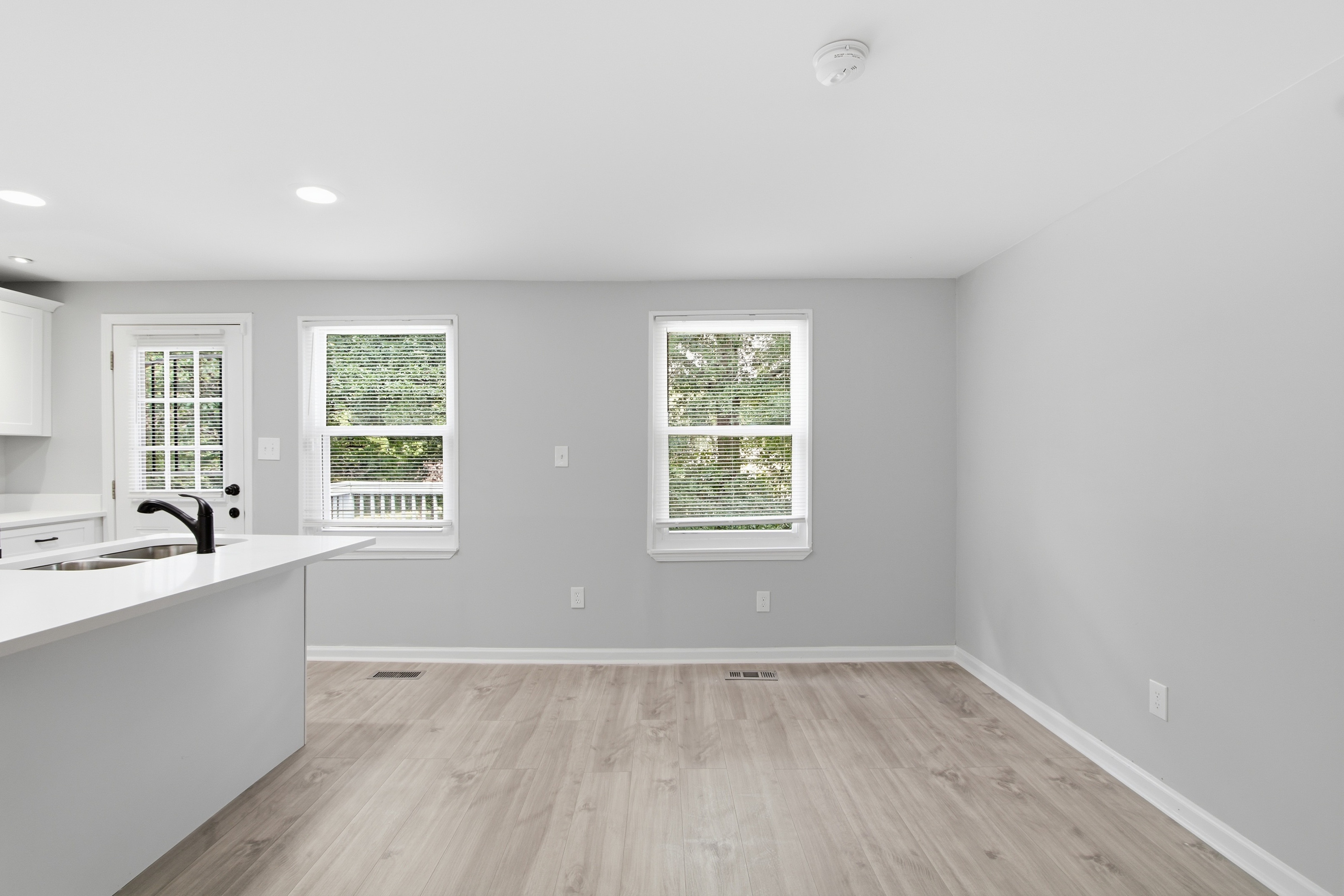 Photo 4 of 30 of 3724 Bramblevine Cir, Lithonia, GA