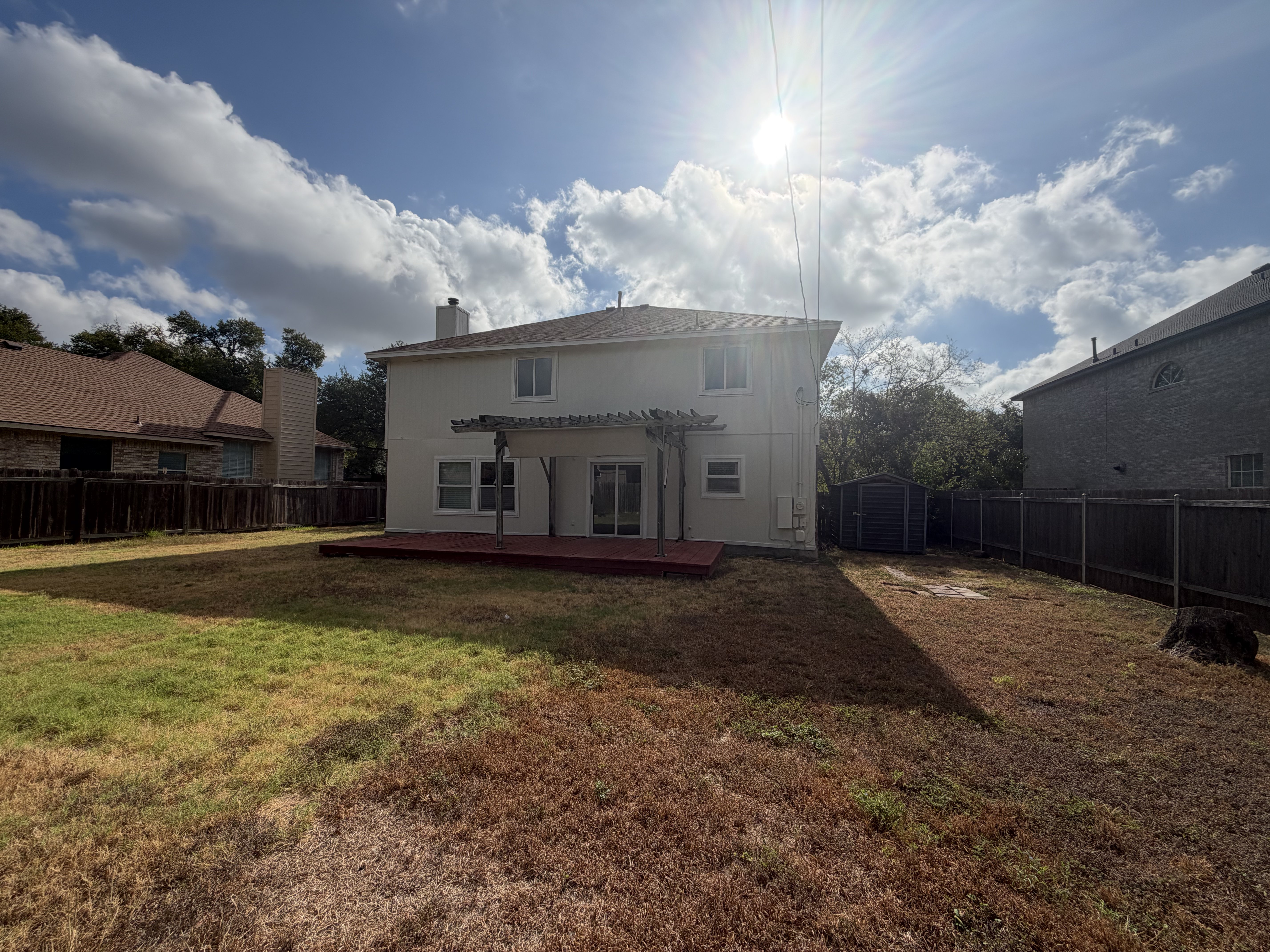 Photo 5 of 16 of 1722 Woods Blvd, Round Rock, TX