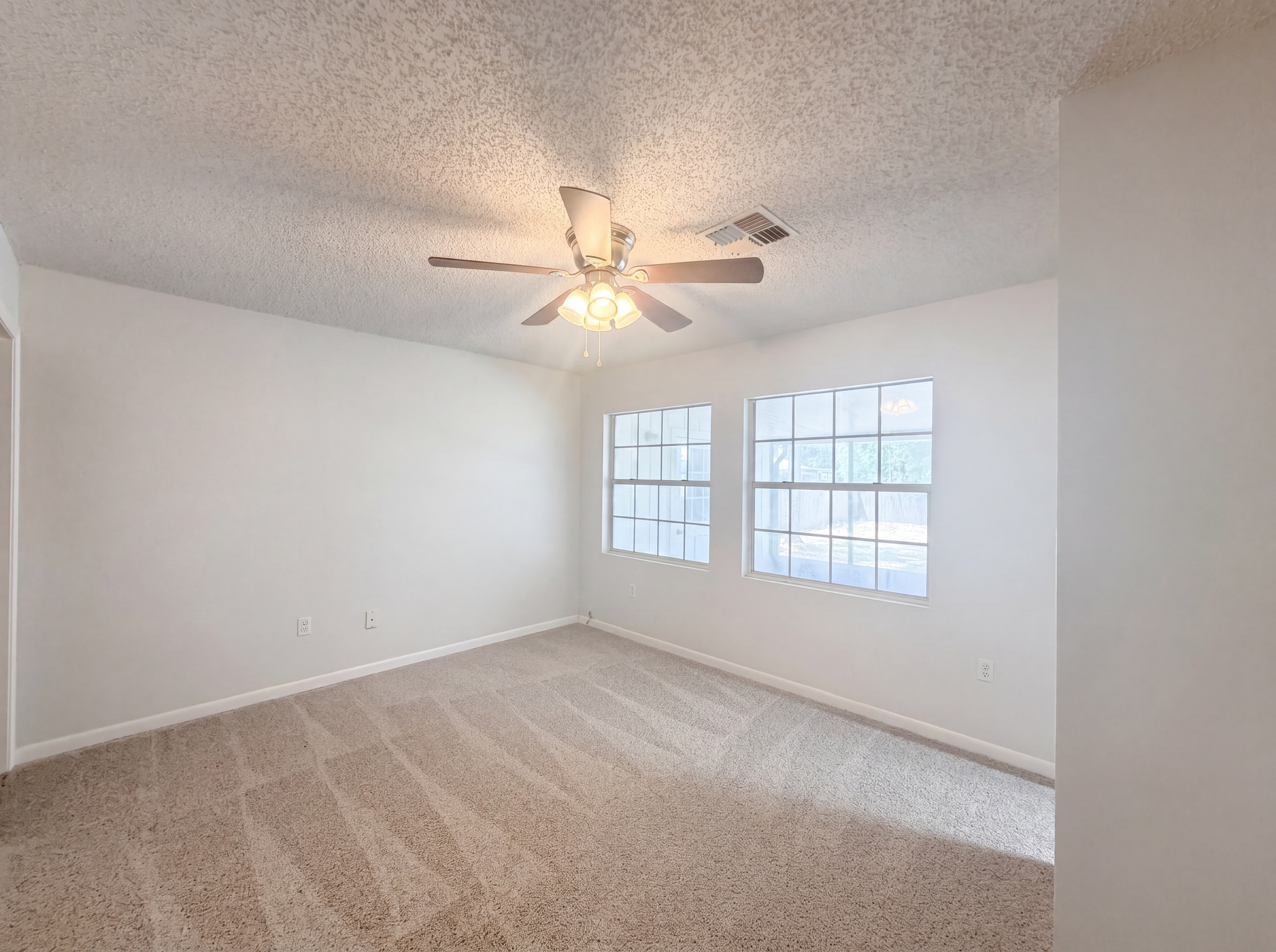 Photo 7 of 19 of 613 4th St NE, Fort Meade, FL