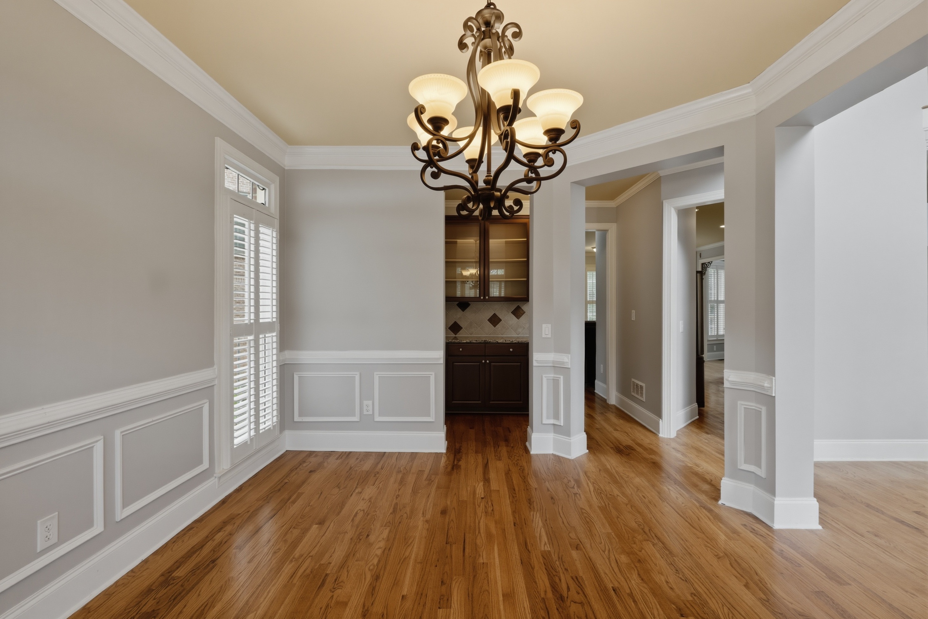 Photo 10 of 51 of 4530 Oak Brook Dr SE, Smyrna, GA