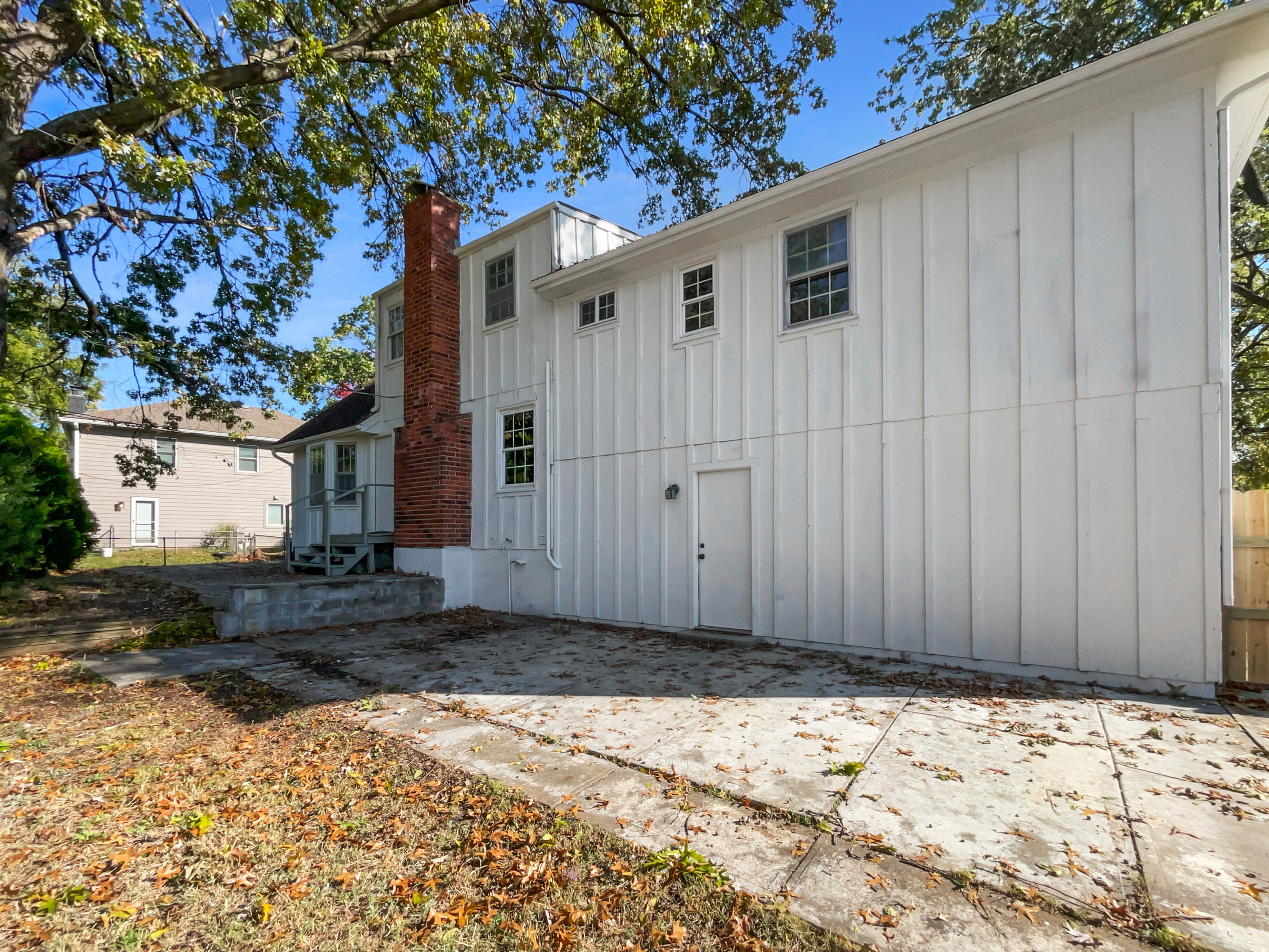 Photo 15 of 22 of 9432 Carter Dr, Overland Park, KS