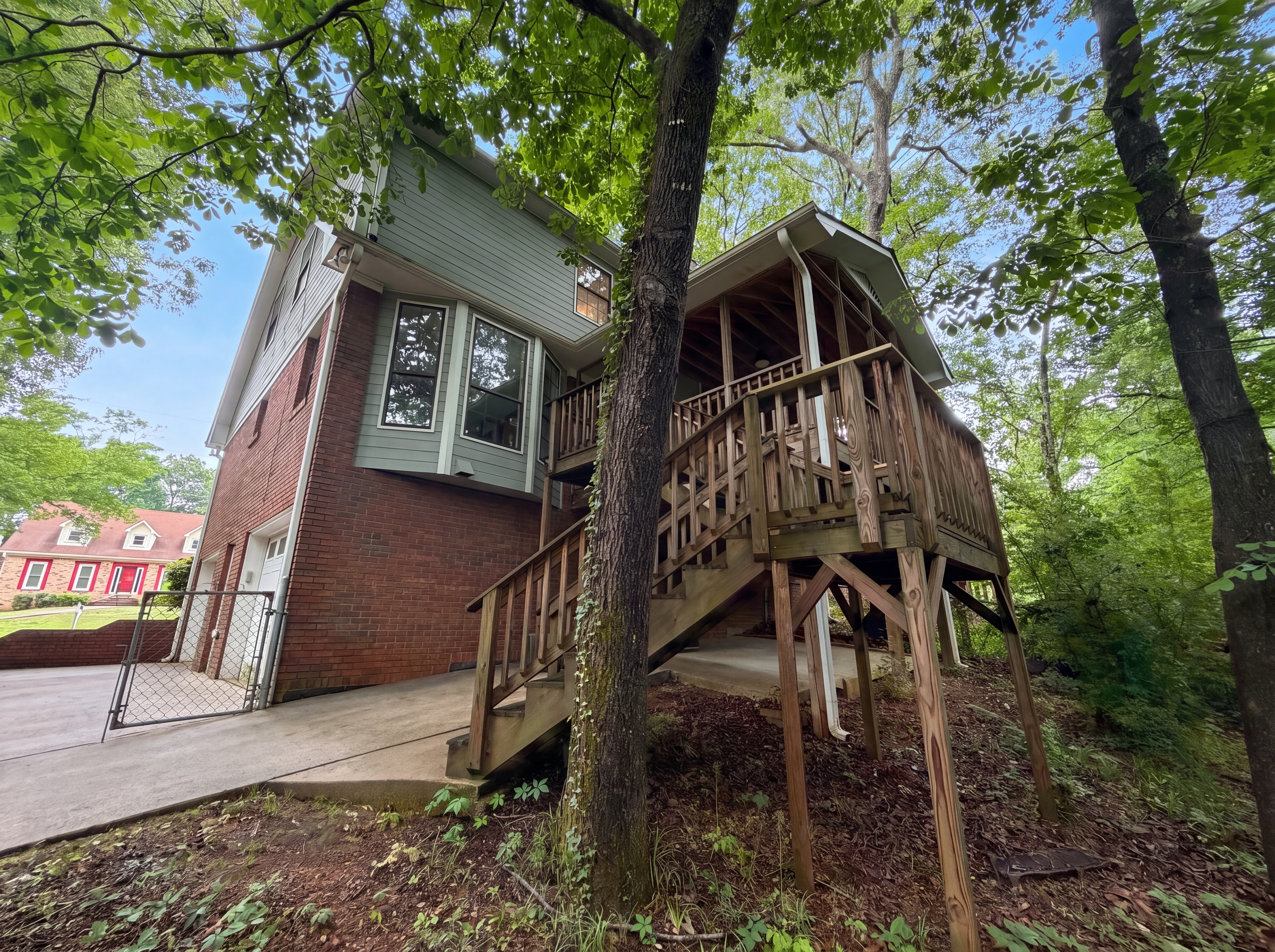 Photo 5 of 24 of 1223 6th St, Pleasant Grove, AL