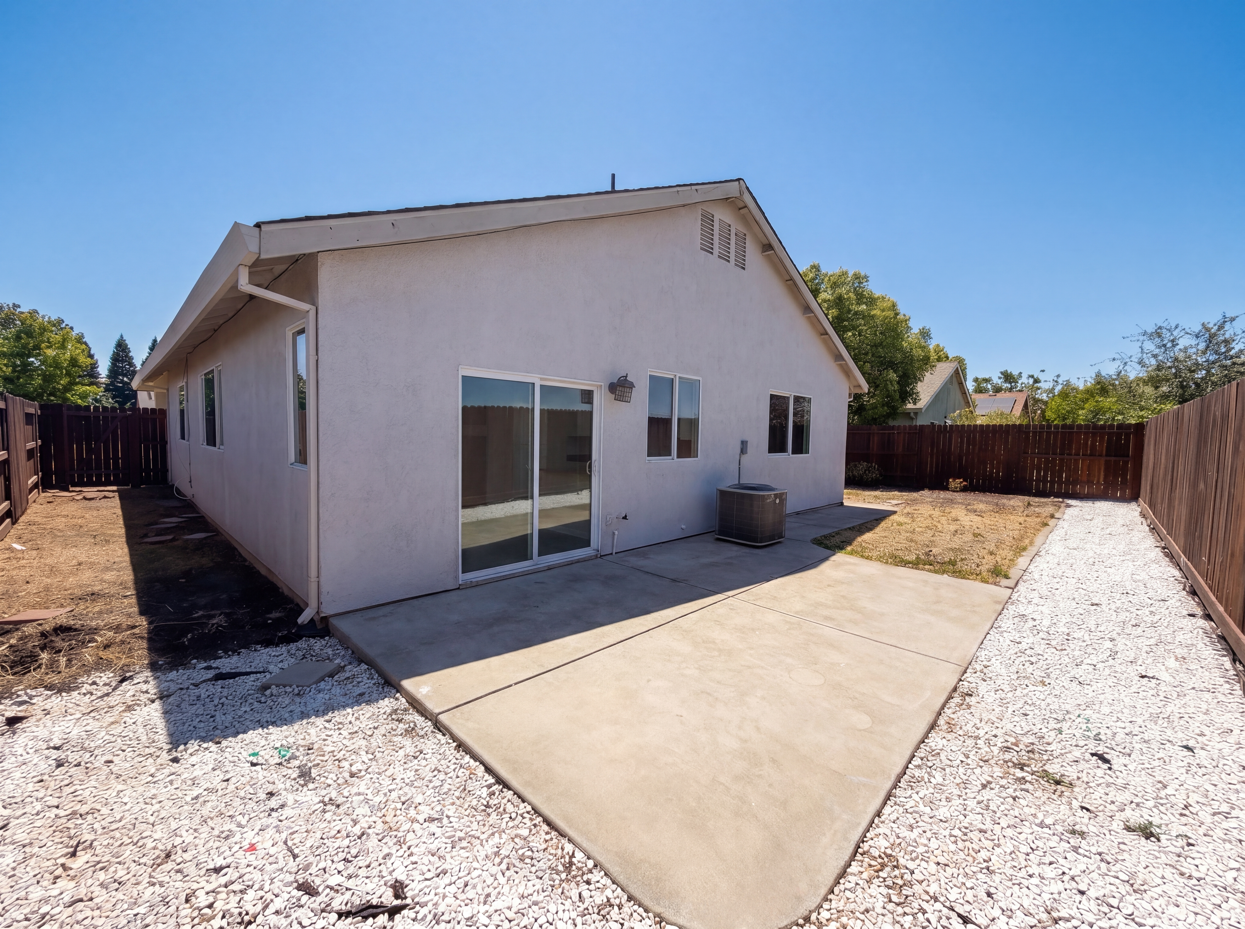 Photo 5 of 22 of 2227 Roberta Ave, Marysville, CA