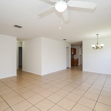 Property photo 3 of 8717 Hunters Creek Dr